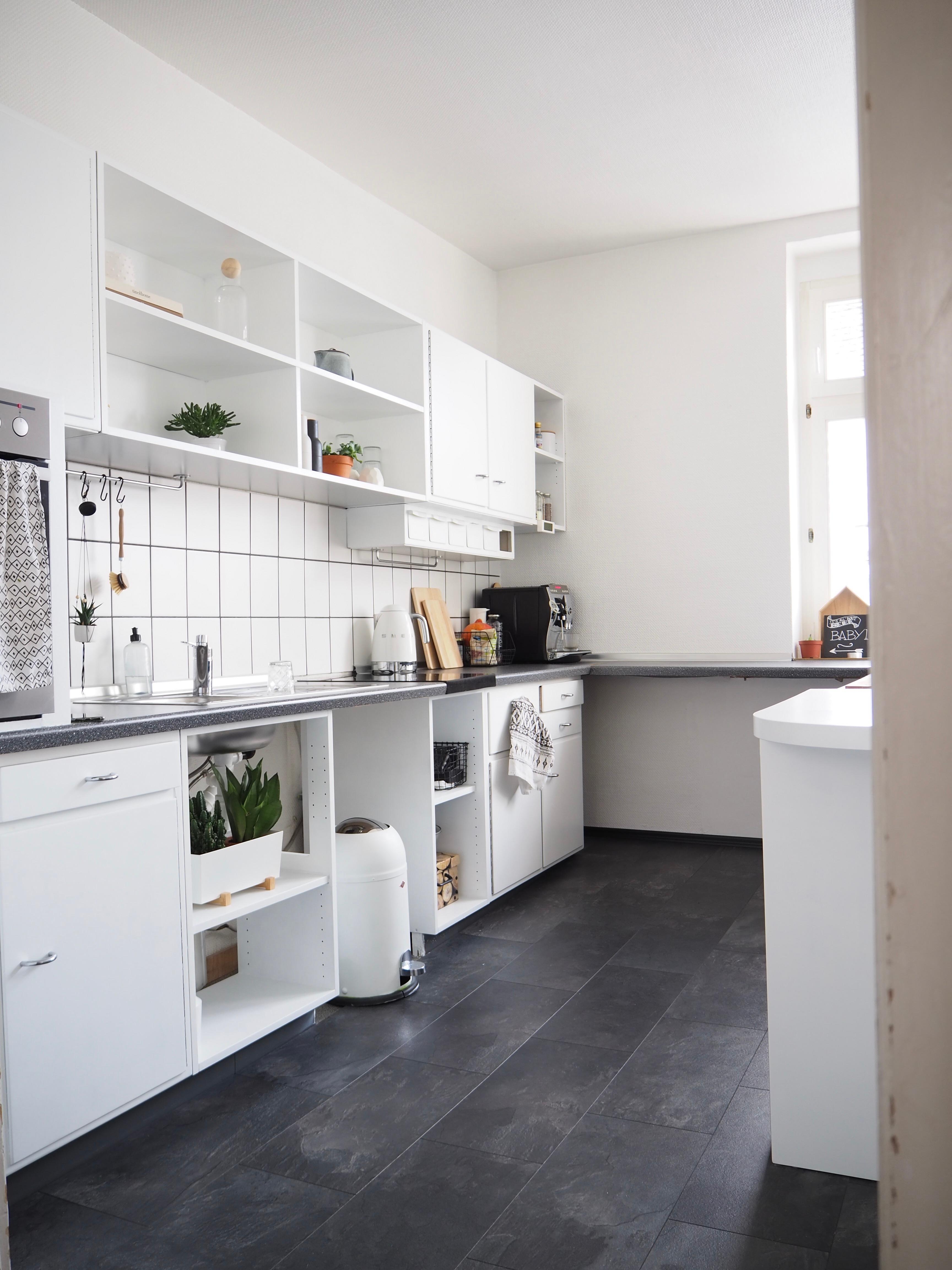 Die alte Küche Weiß lackiert - aus Alt mach Neu #pimpmykitchen #küche #renovieren 