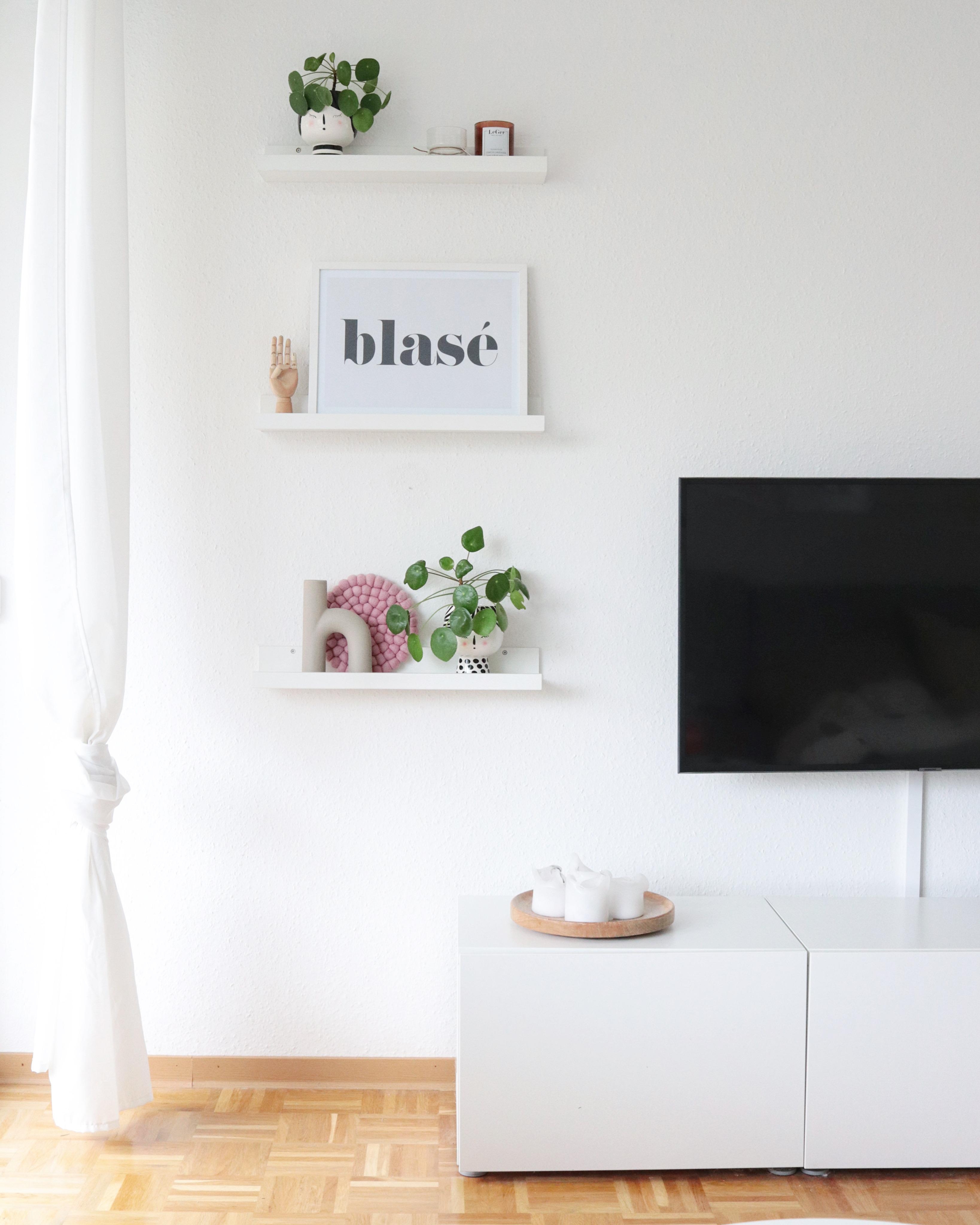 Die Bilderleisten sind so schön vielseitig 🥰
#bilderleisten #wohnzimmer #skandi #pilea #livingroom #dekoideen #deko