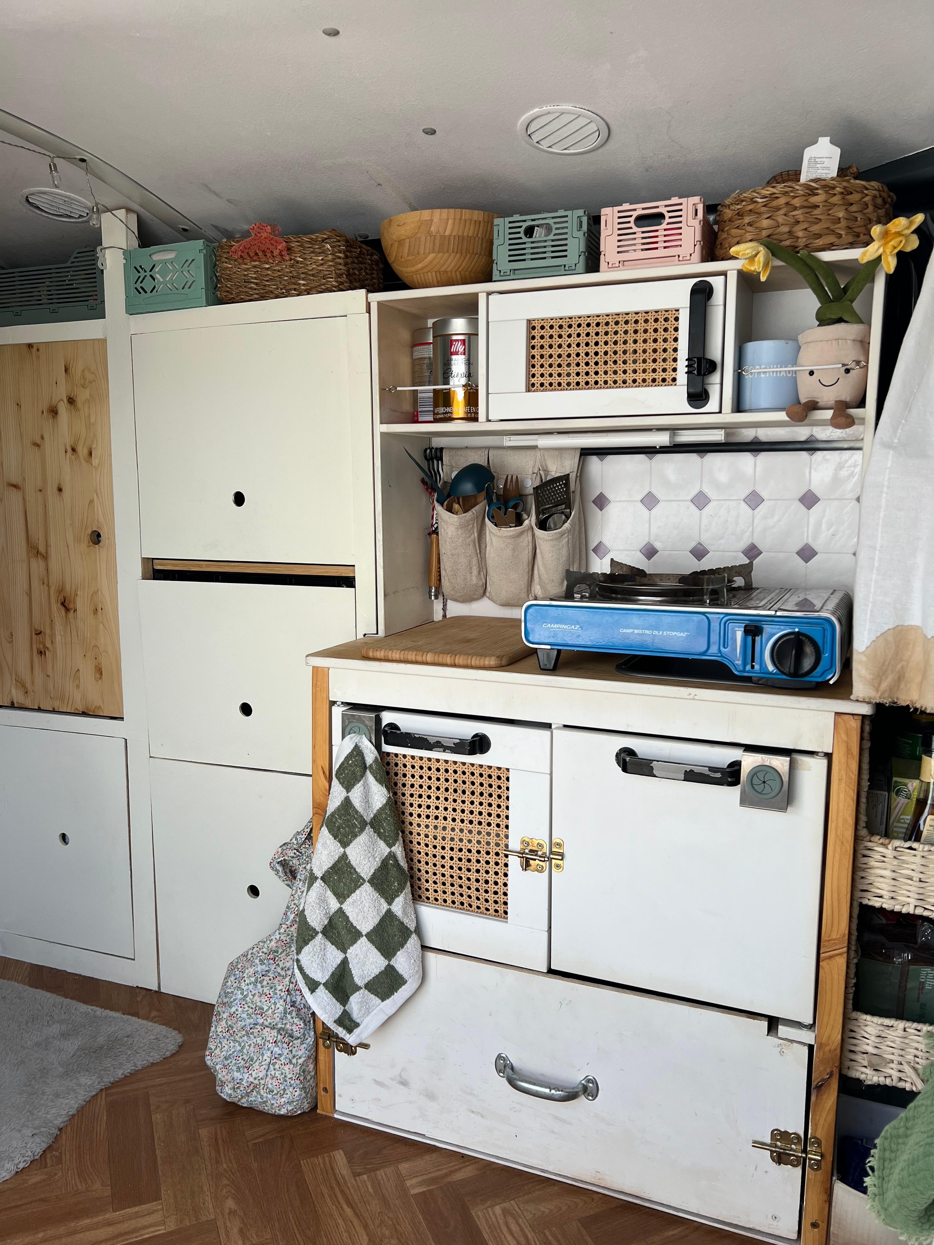 Die Duktig Kinderküche vom Schweden muss nicht immer unbedingt eine Kinderküche bleiben. 
#ikeahack #vanlife #ikea #hack #diy #tinyhome #scandihome