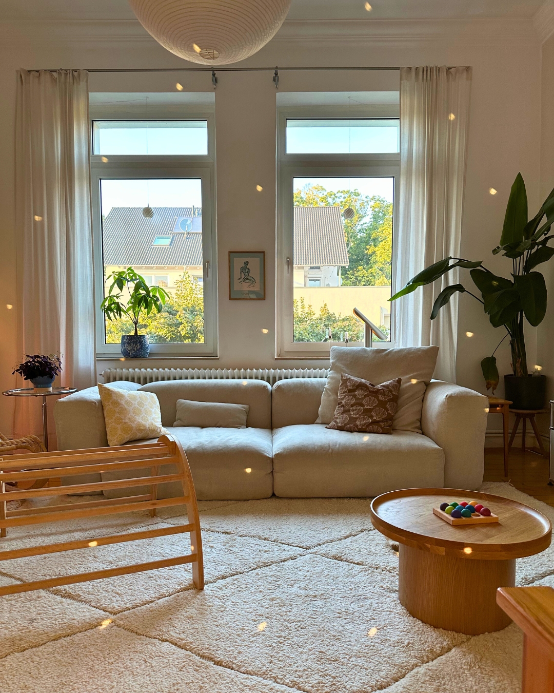 Die letzten Lichtstrahlen einfangen, bevor es so richtig Herbst wird✨
#cozy