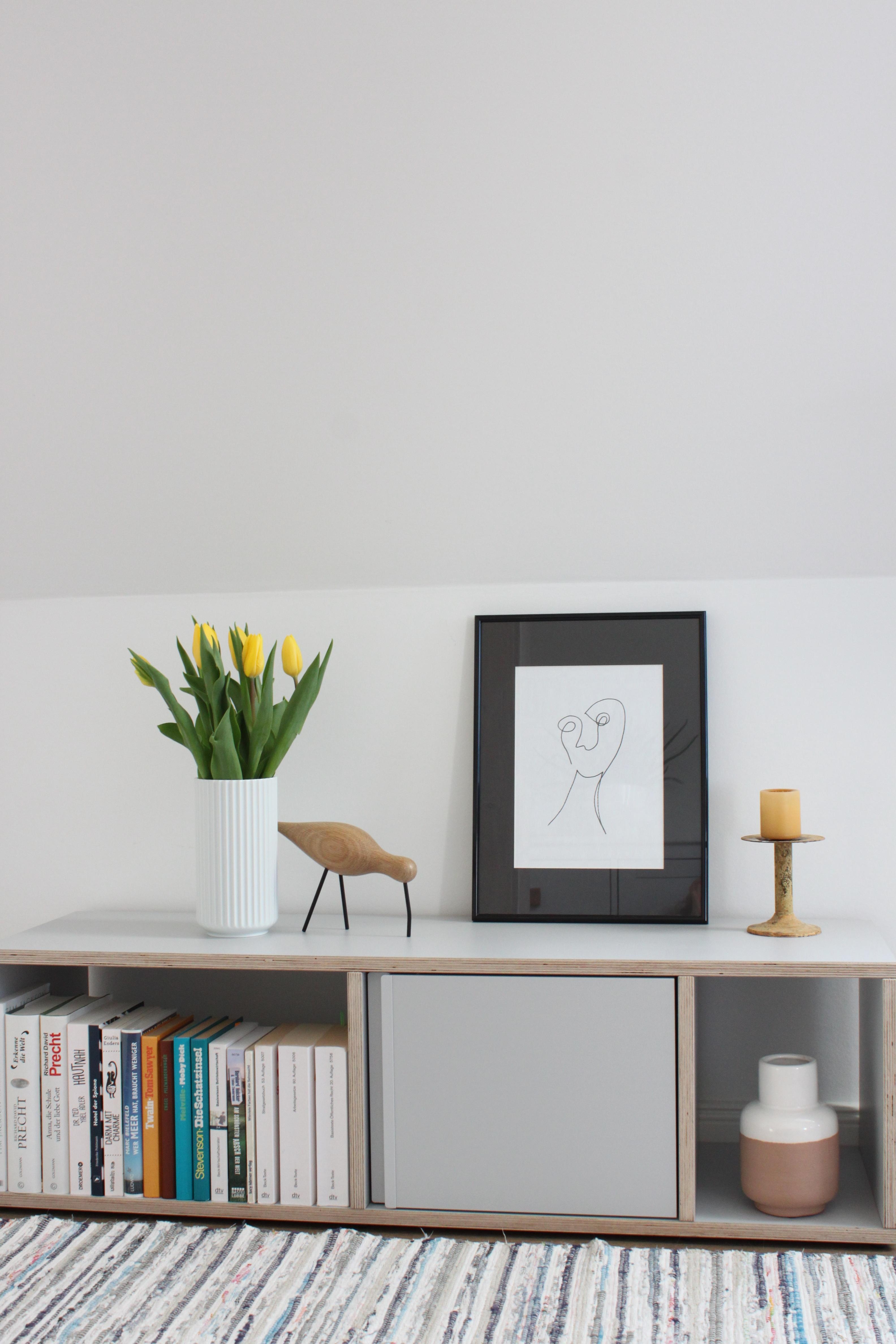 Die perfekte Aufbewahrung für schöne Dinge. #normancph #lyngby #bücherregal #minimalistisch #artprint