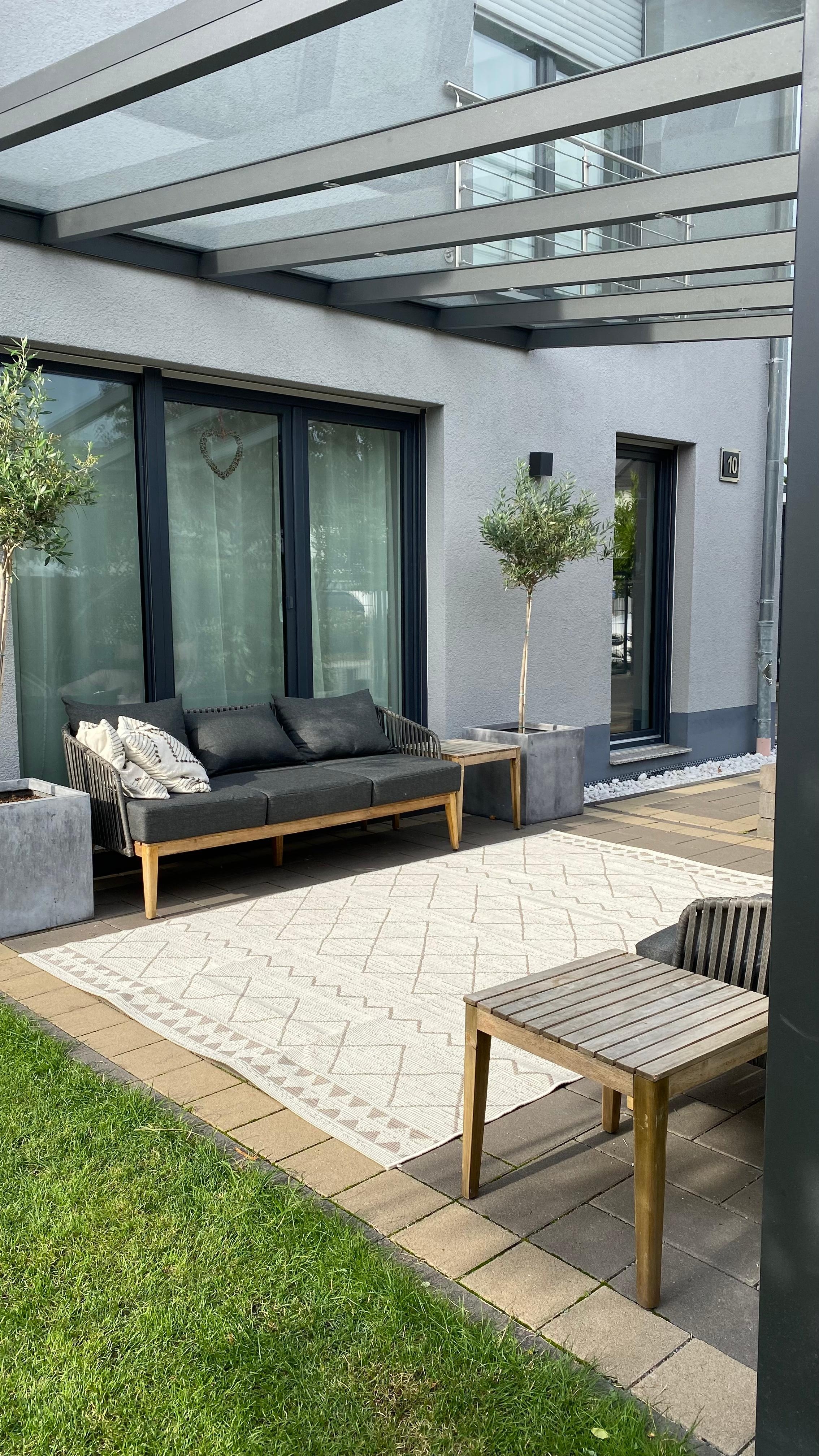 Die #Terrasse hat nun einen #outdoorteppich 
#garten #lounge 