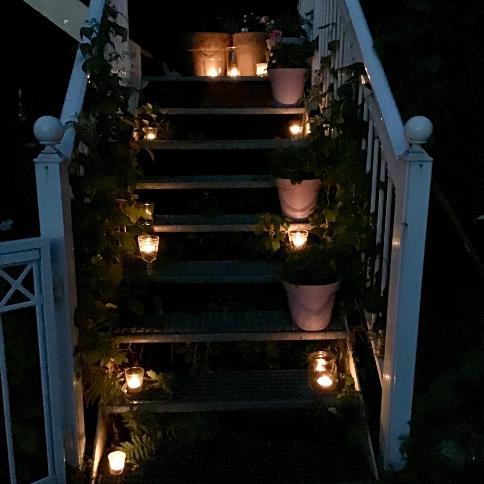 Diese wunderbaren Sommerabende #balkonidee #deko #garten #sommer #dekoration #home #hygge #romantik