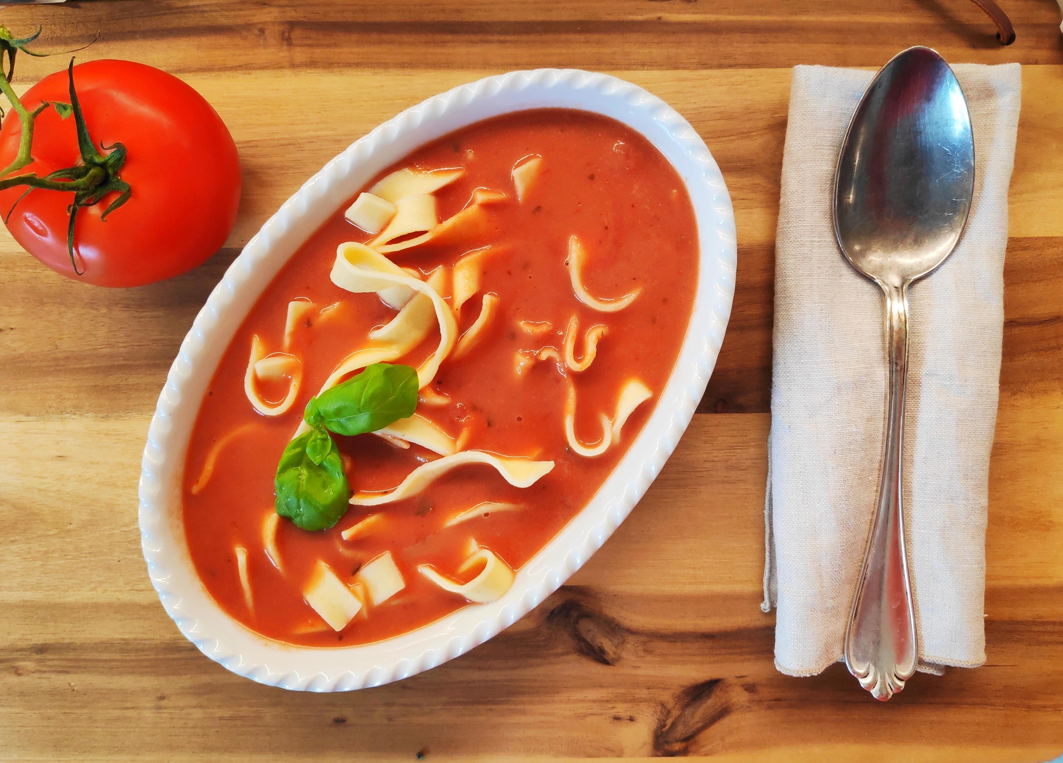 .Diesmal Tomatensuppe.
#Tomatensuppe #Tomaten #Suppe #vegan