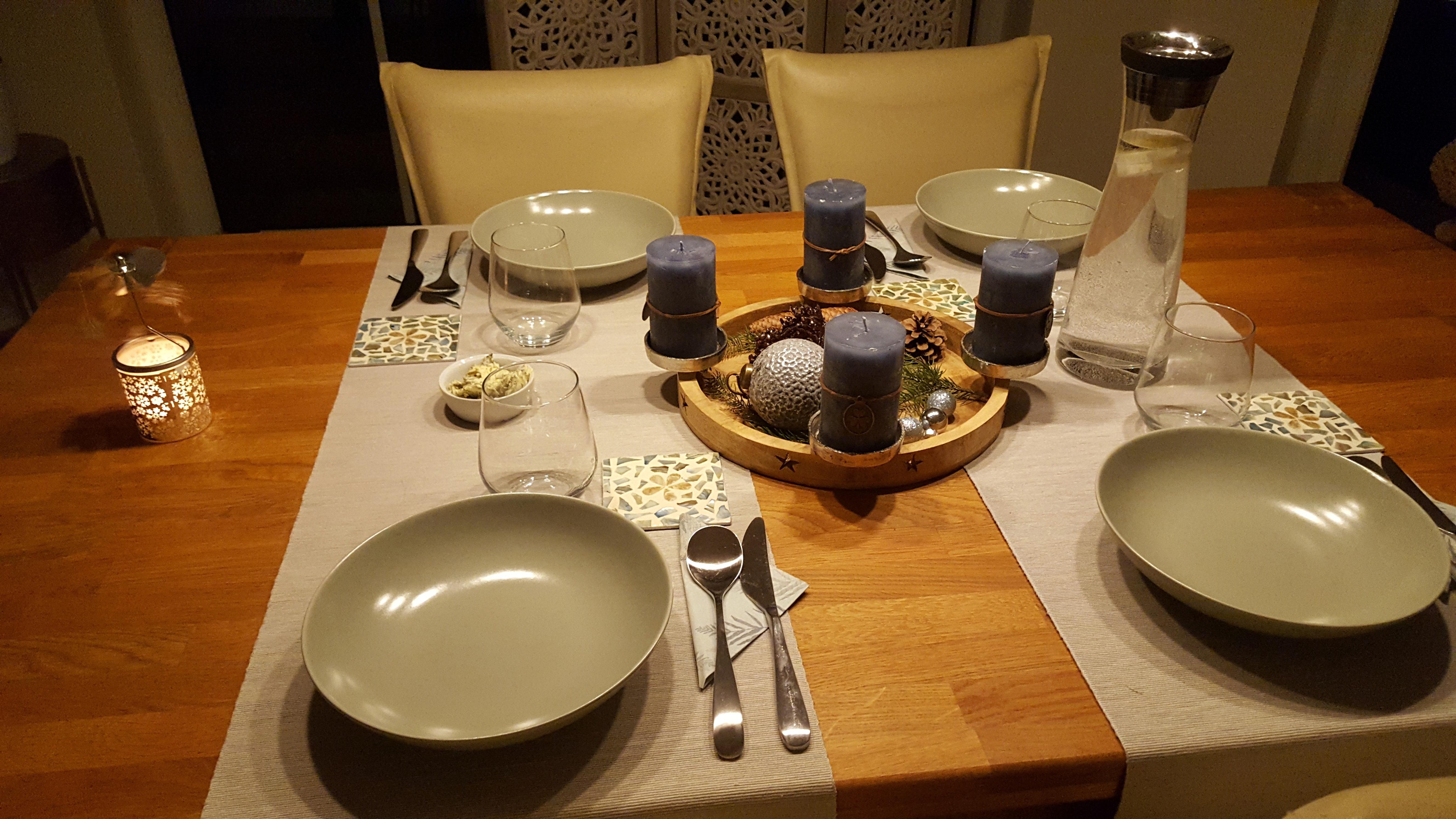 Dinner with Family #ersteradvent #winter #adventskranz
