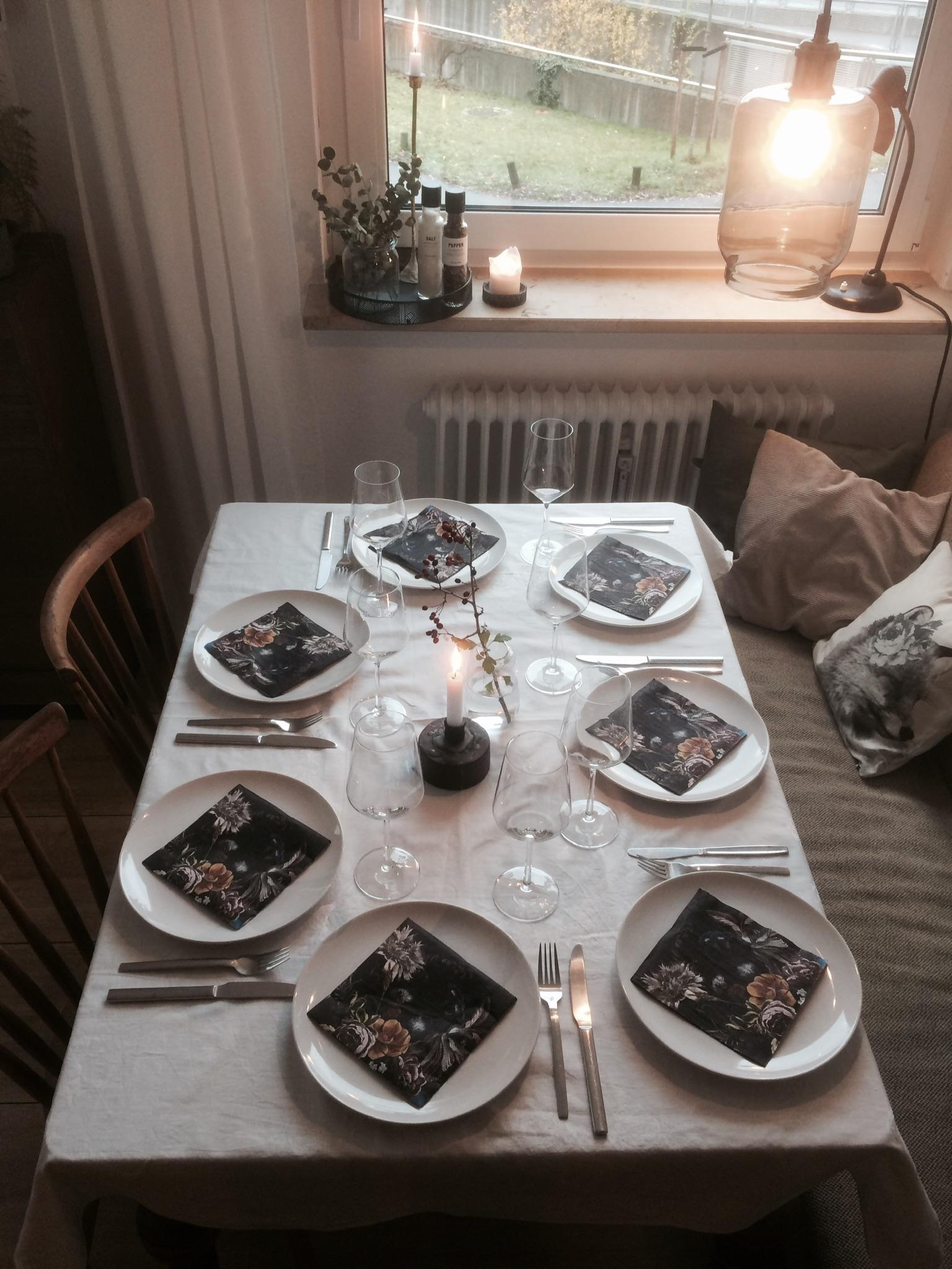 #Dinnertime #eswirdgemütlich #abendessen #Freunde #esstisch #herbst 