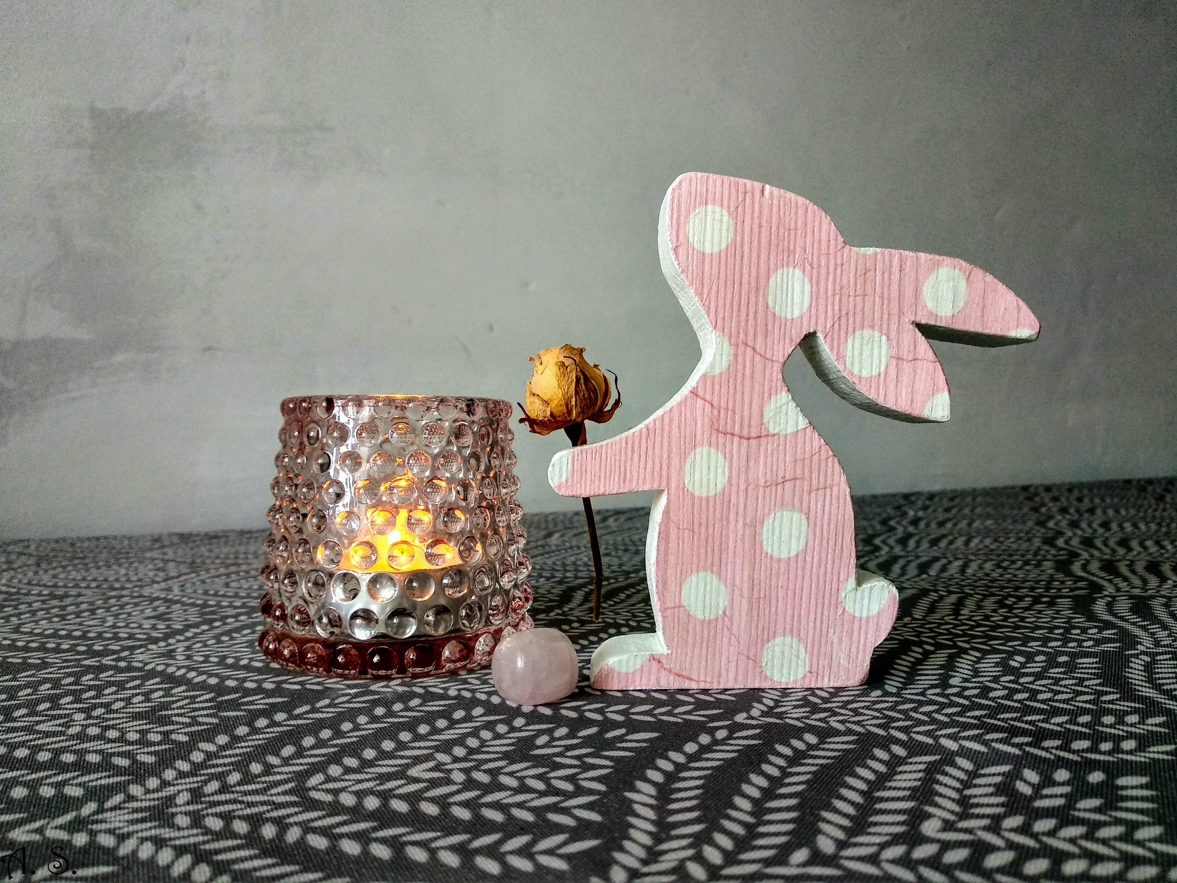 DIY Easter decoupage #DIY #Easter #Ostern #decoupage #deco #derOsterhase #rosa #pink #grau #dieKerze