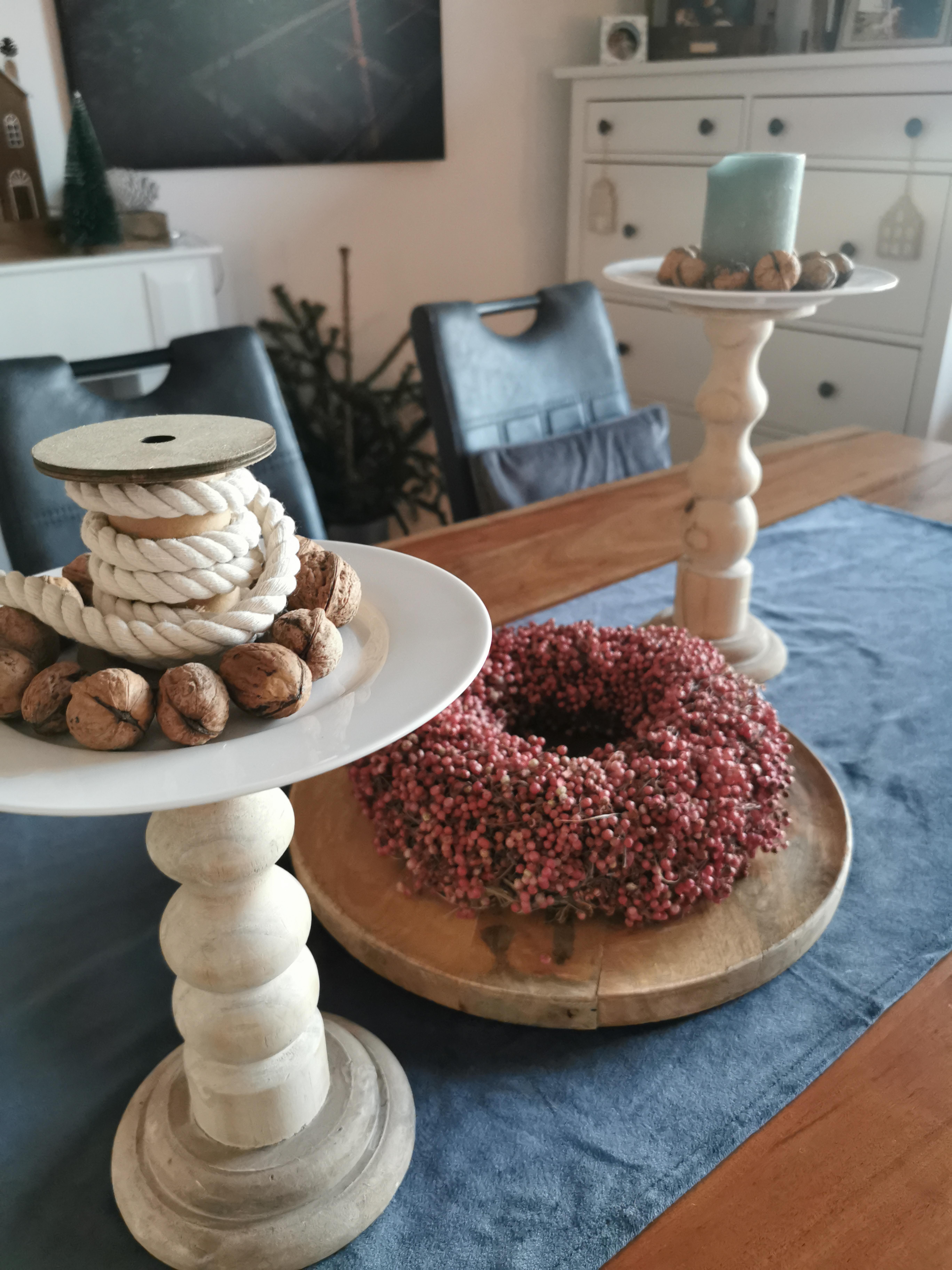 Diy Etagere als kleiner Hingucker auf dem Esszimmertisch. 