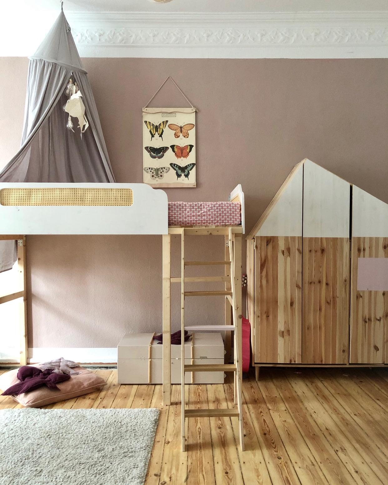 DIY Kinderzimmer-->done! ❤️ #kinderzimmer #hochbett #diy #holzboden #stuck #altbau 