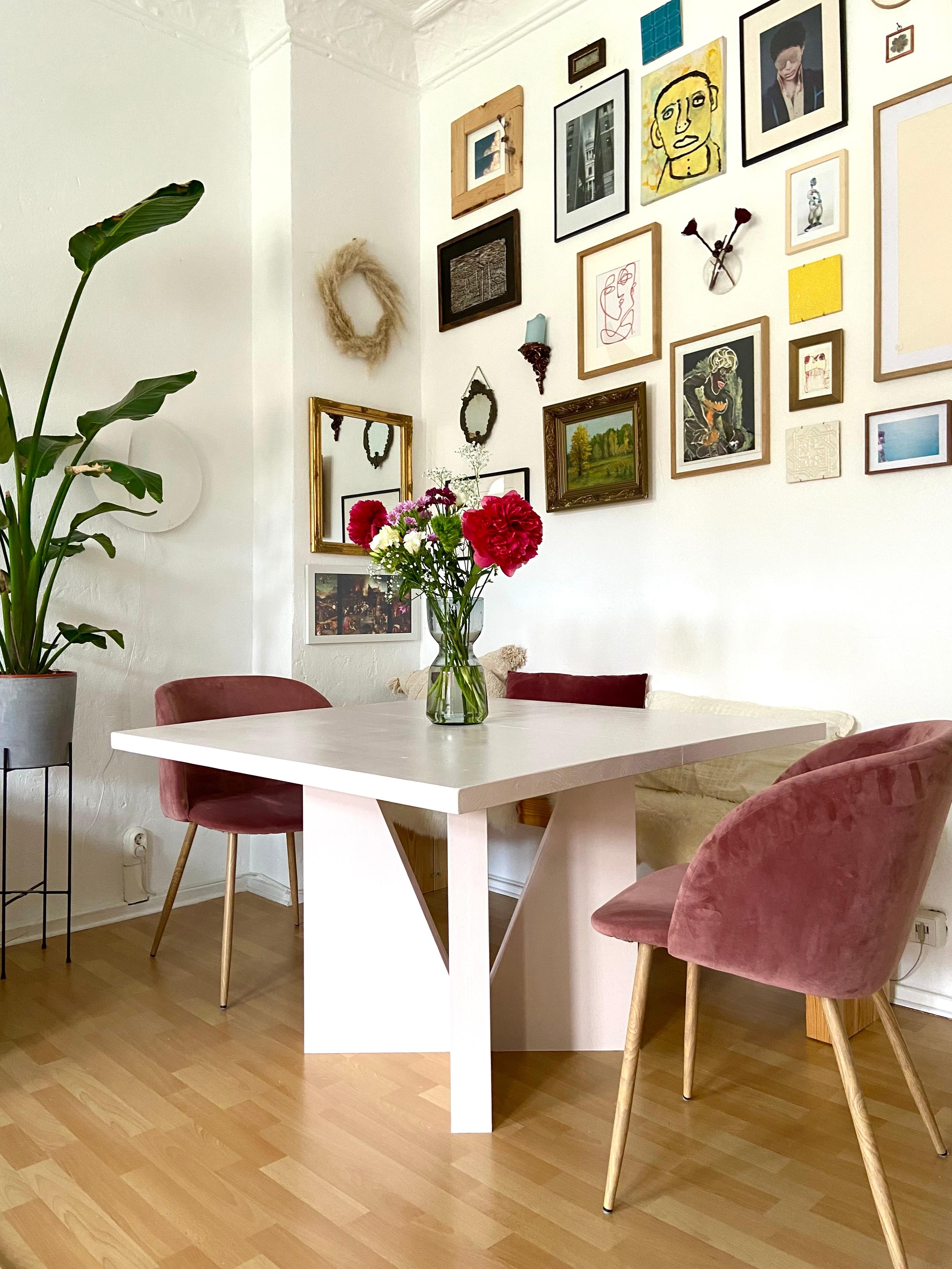 DIY-Tisch erfolgreich in den #lieblingsraum eingefügt! :)
#livingchallenge #wohnzimmer #livingroom #esstisch #diy 