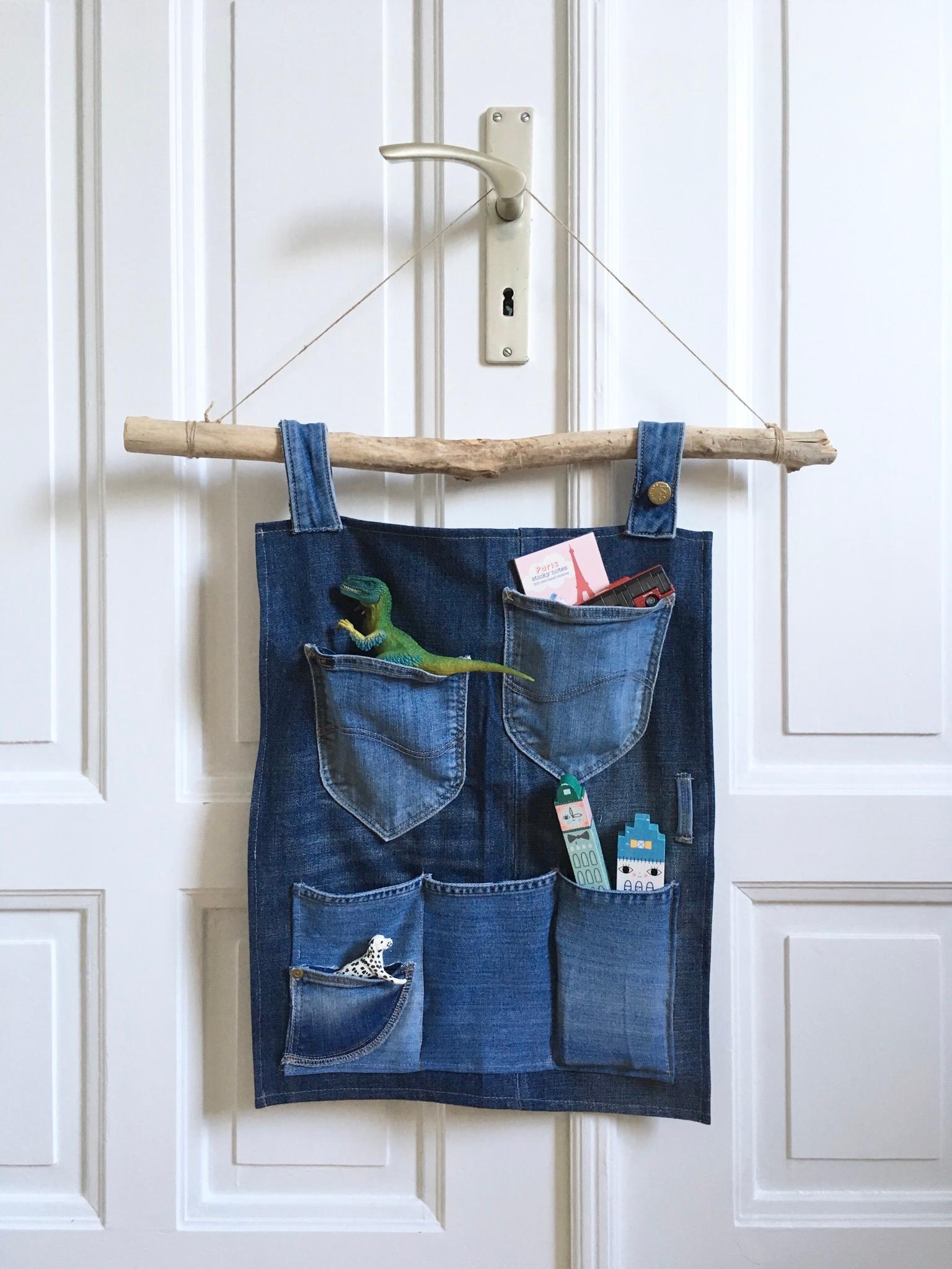 DIY Utensilo aus ausrangierten Jeans 🦕  #diy #classicblue #utensilo #interiorinspo #lesswaste