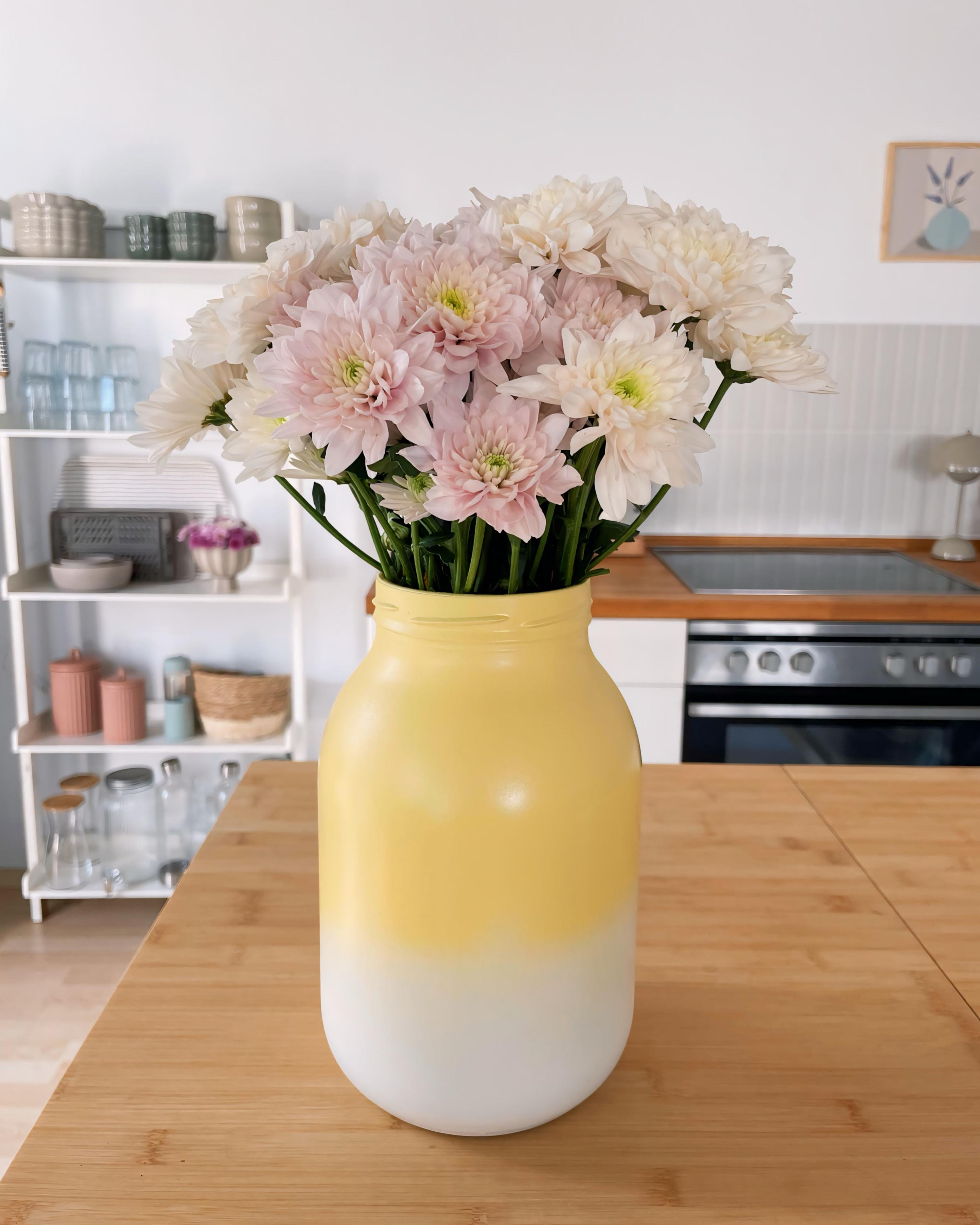 DIY Vase 🫶
#diy#couchliebt#blumen#vasenliebe