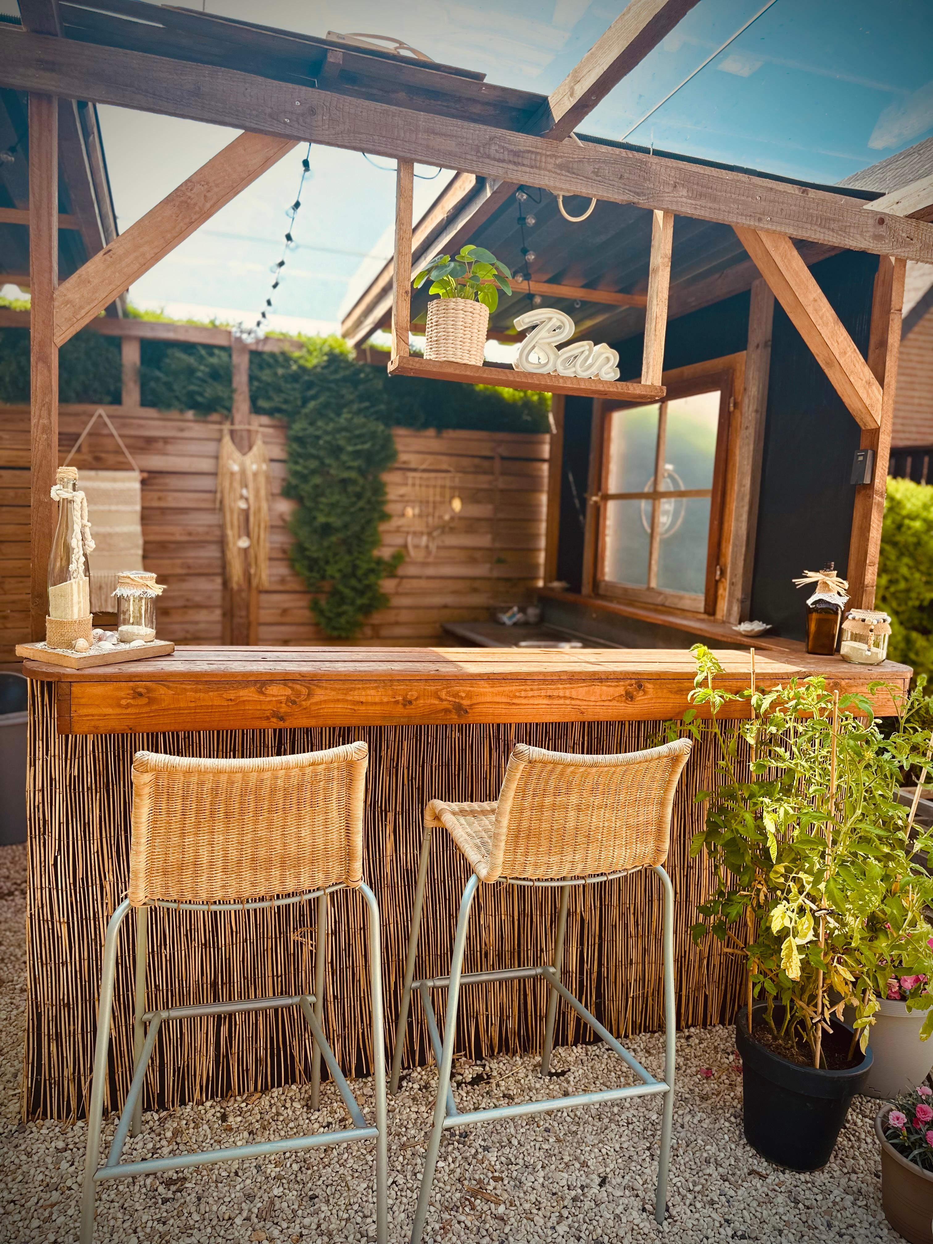 🎶Do you like a Pińa Colada ❓🍹🍍🎵

#bar #diy # Sommer #bohovibes #gartenliebe #couchliebt # outdoorliving #hygge #cocktails 