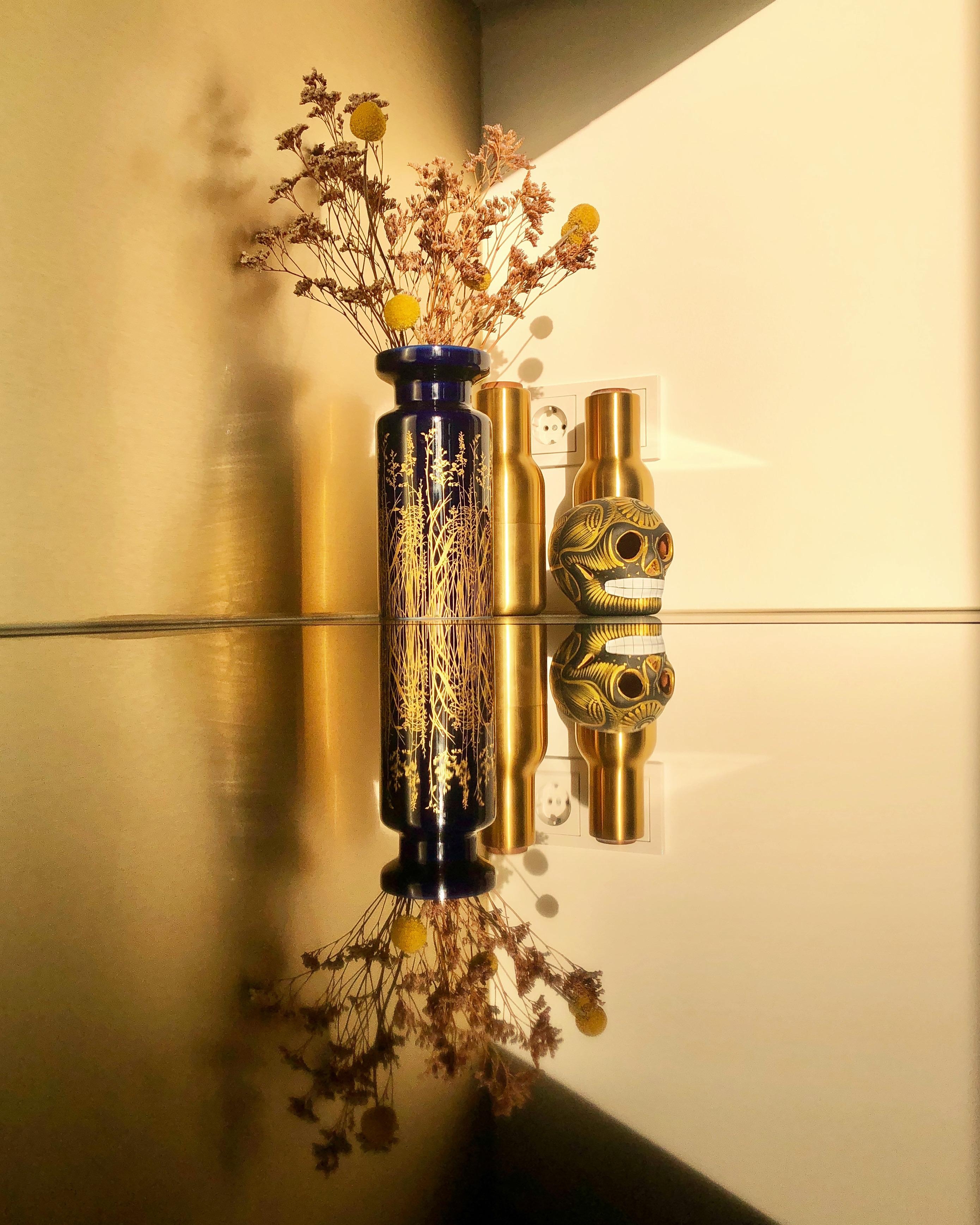 Doppelte #Vasenliebe ☺️ #trockenblumen #vintagevase #küche #golden