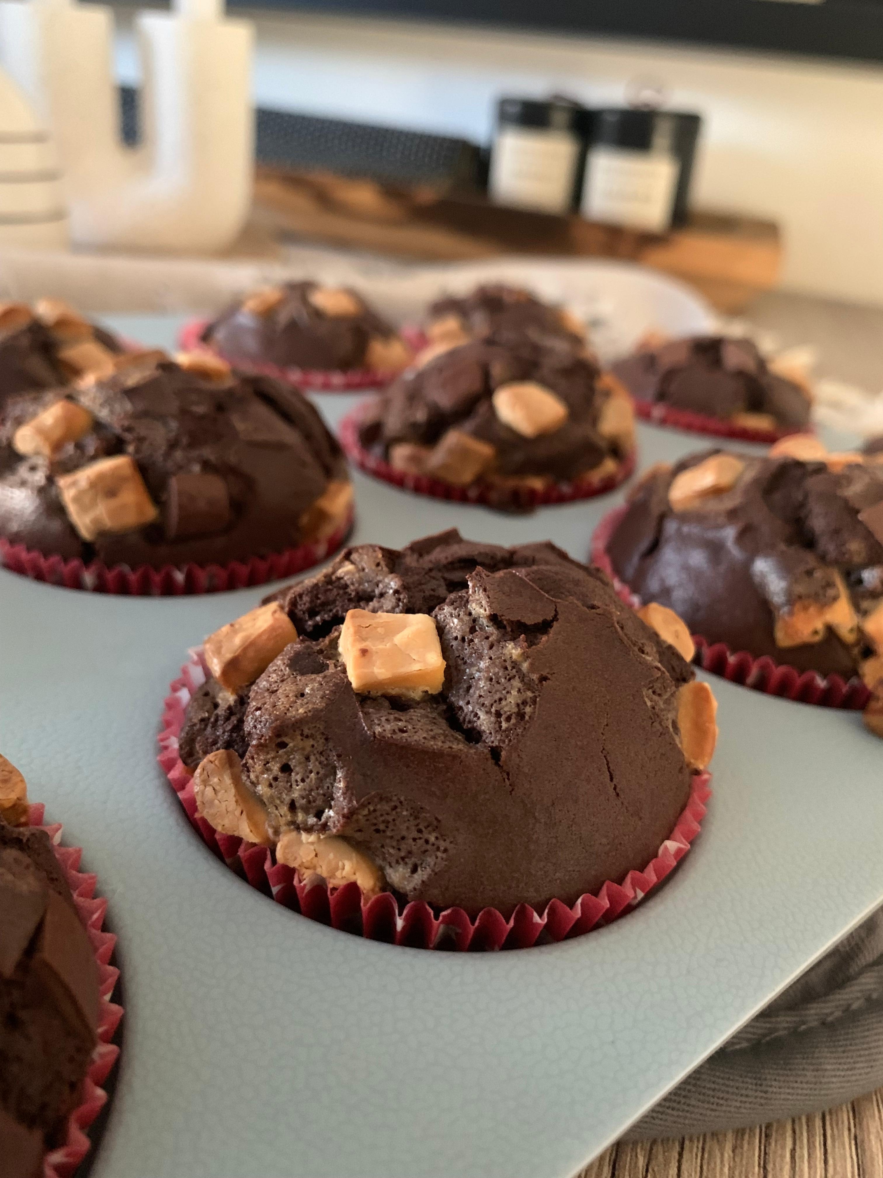 Double Chocolate Muffins 🤎

#muffin #backen #esstisch #kerze 