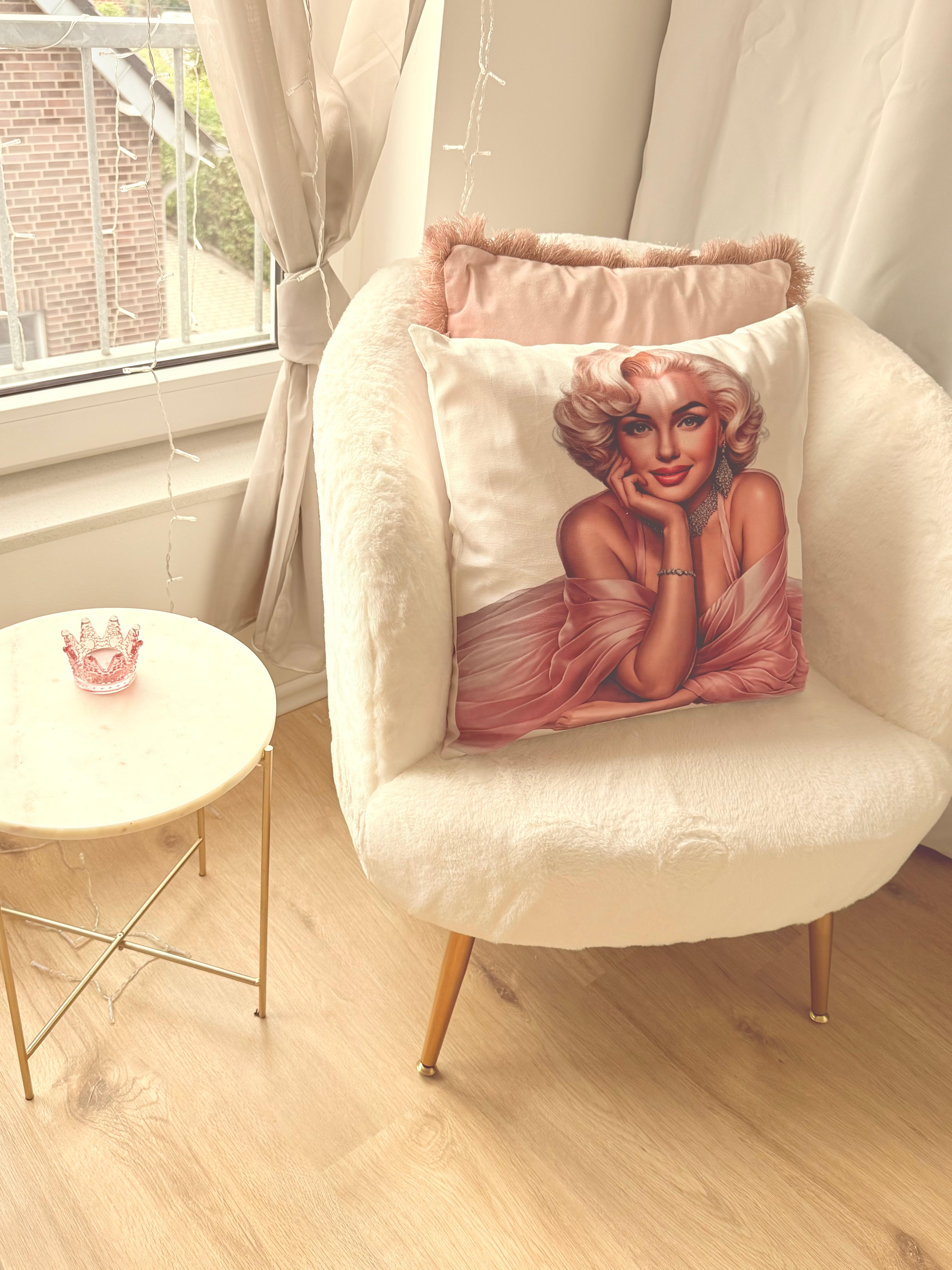 Dressing Room👗

#livingchallenge #dressingroom #marylinmonroe #ankleidezimmer #myhome #interior