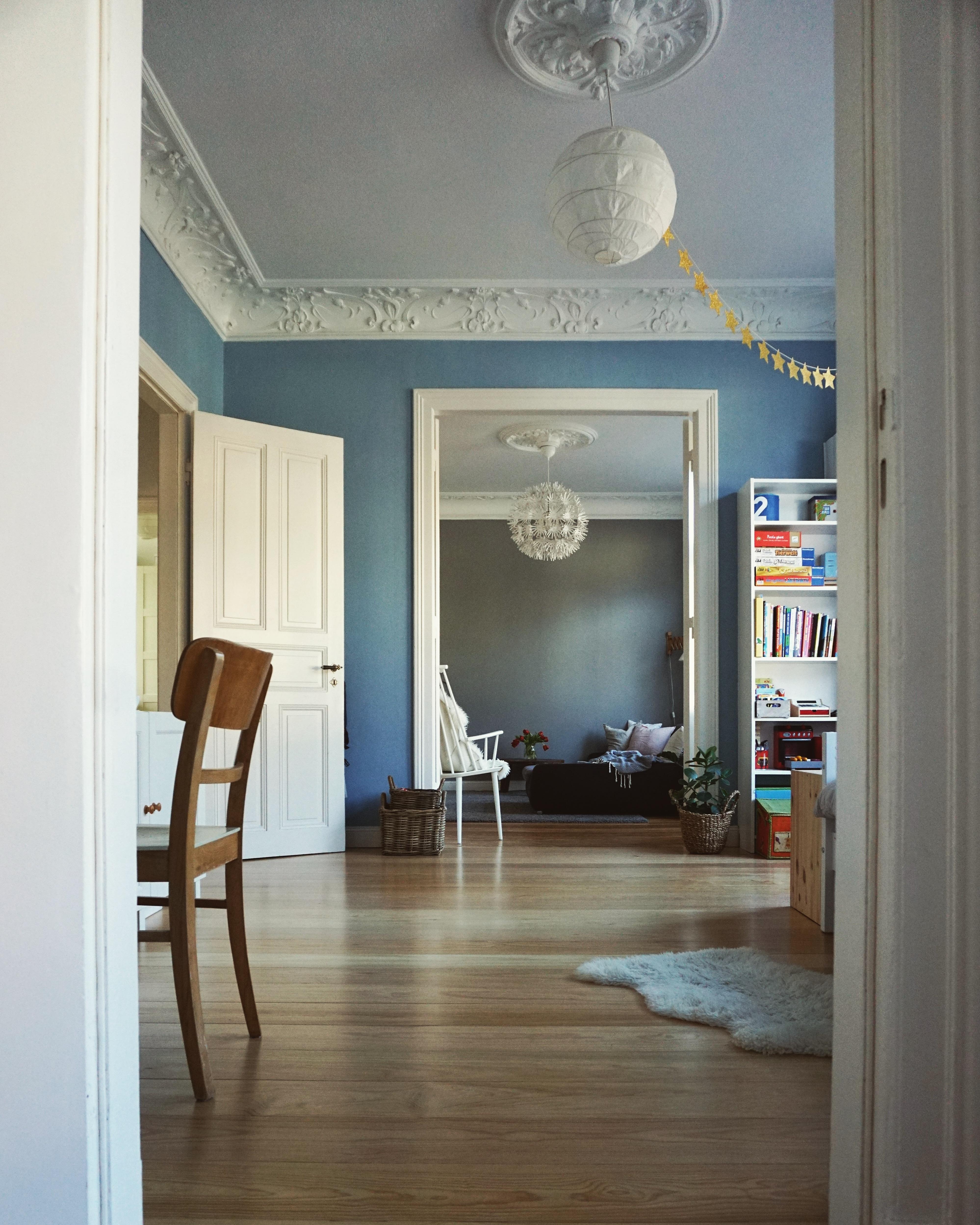 Durchblick 💙 #Durchblick #Wohnzimmer #Kinderzimmer #blaueWand #Altbau #Altbauliebe 