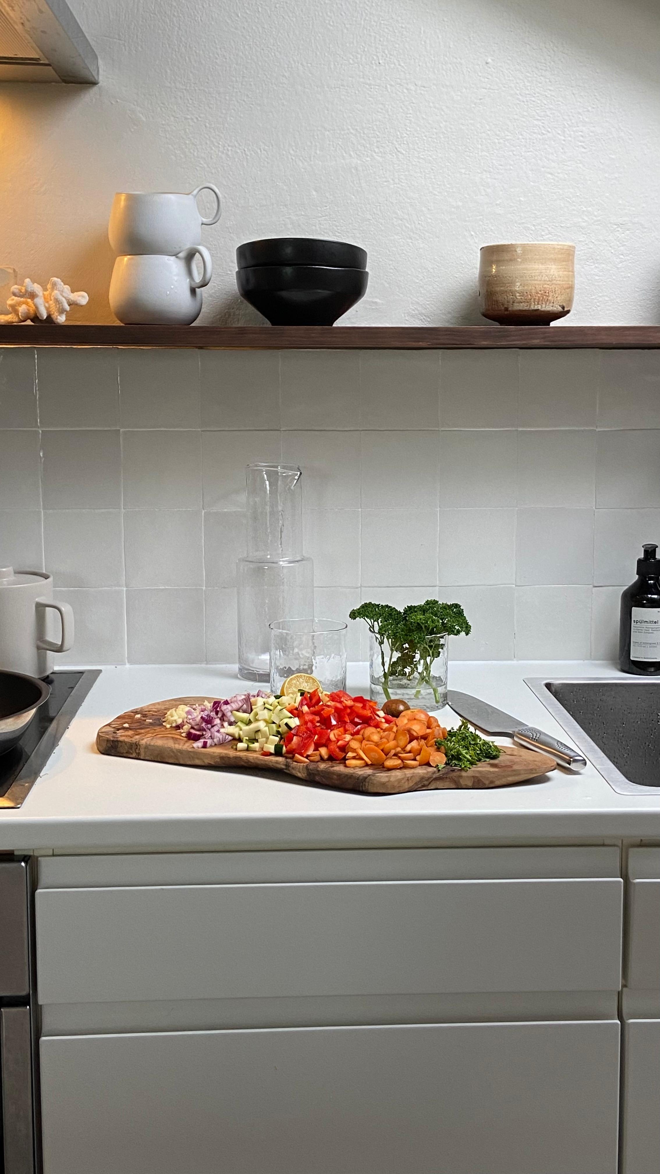 Eat the rainbow 🌈
#cooking #kochen #küche #kitchen #whitekitchen #weisseküche #marokkanischefliesen #zellige #zelligefliesen