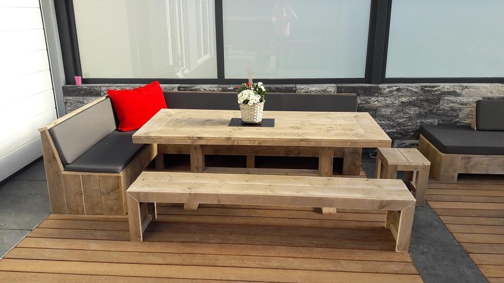 Eckbank Altdorf für ein Gartentisch. #bauholzmöbel #garten #sommer #home #terrasse