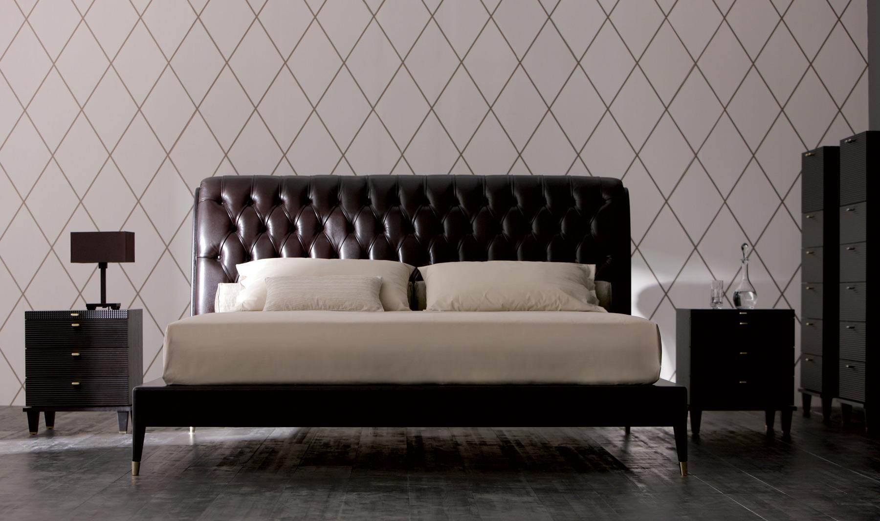 Edles Leder - fein verarbeitet - einzigartiges Bett #nachttisch #matratze ©Signature Home Collection