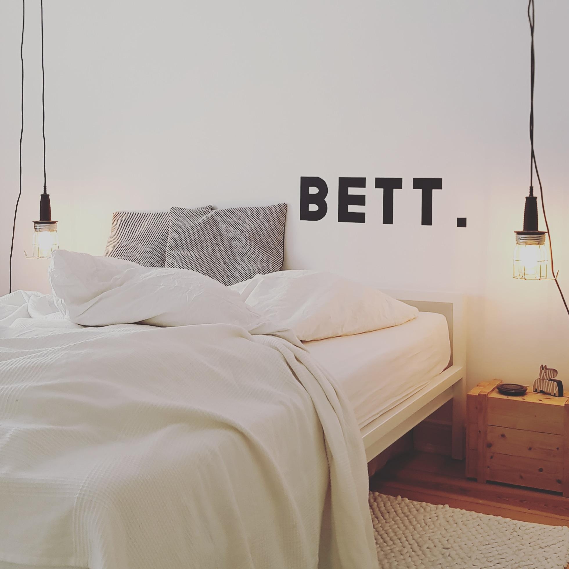 Ein Bett ist ein Bett ist ein Bett! :)
#scandiliving#hanshansen#schlafzimmer#fürmehrrealitätiminternet#minimalism#interi