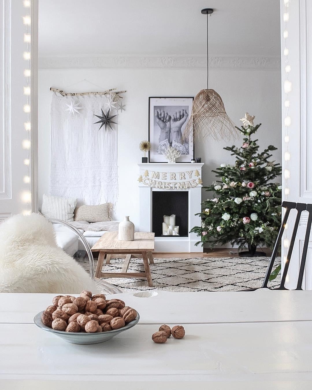 Ein Blick in unser weihnachtliches #Wohnzimmer. 

#weihnachtsbaum #christmas #weihnachten #weihnachtsdeko #whiteliving