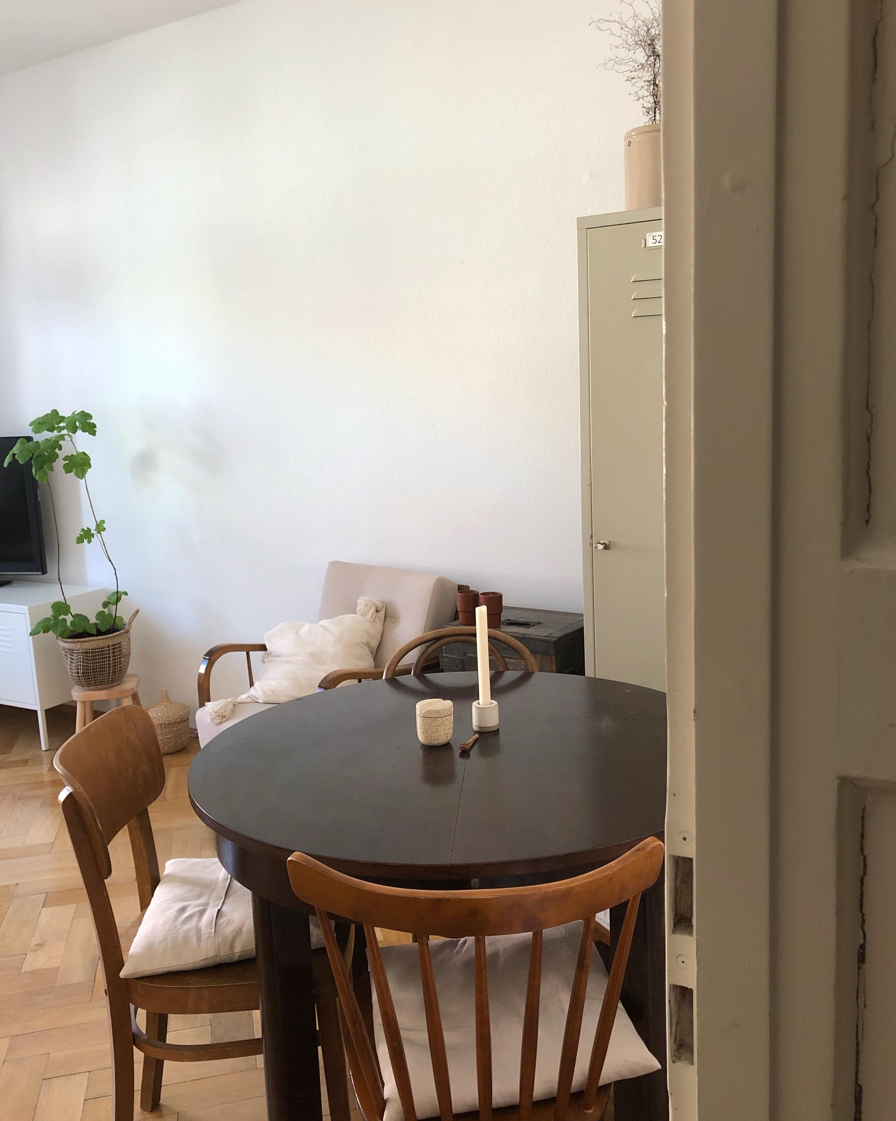 Ein Blick ins #wohnzimmer. #altbau #minimalistisch #wohnzimmerideen 