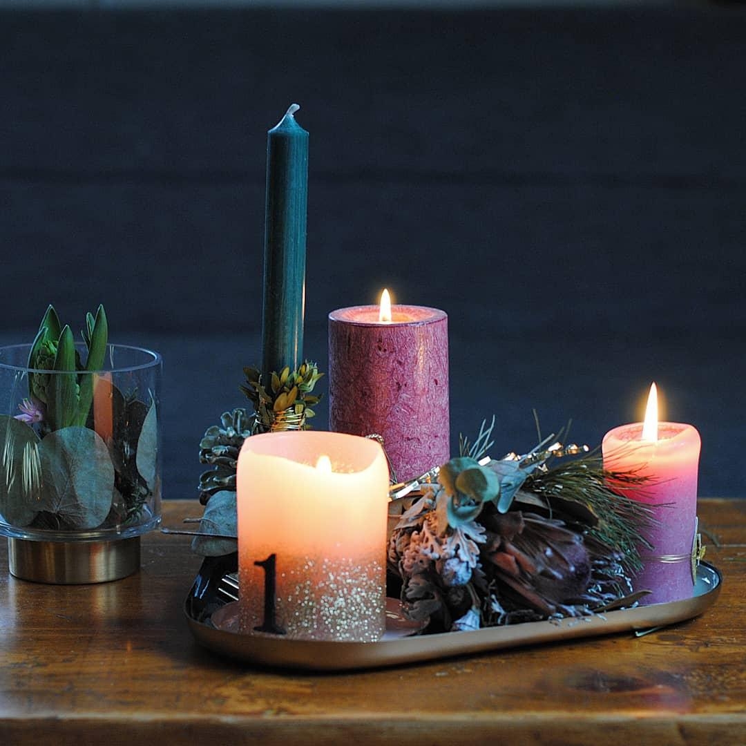 Ein Buch, Kerzenschein und Kuscheldecke=💗
#advent #adventskranz #christmas #interiorinspiration #couchstyle 