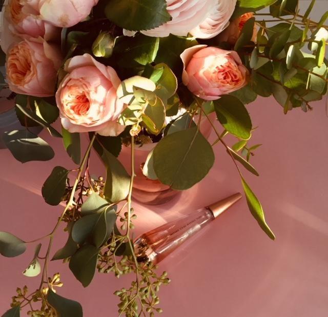 Ein echtes Design-Highlight: L'Eau d'Issey Pure Nectar de Parfum mit Rose! #isseymiyake #Blumen #Duft #Rosen
