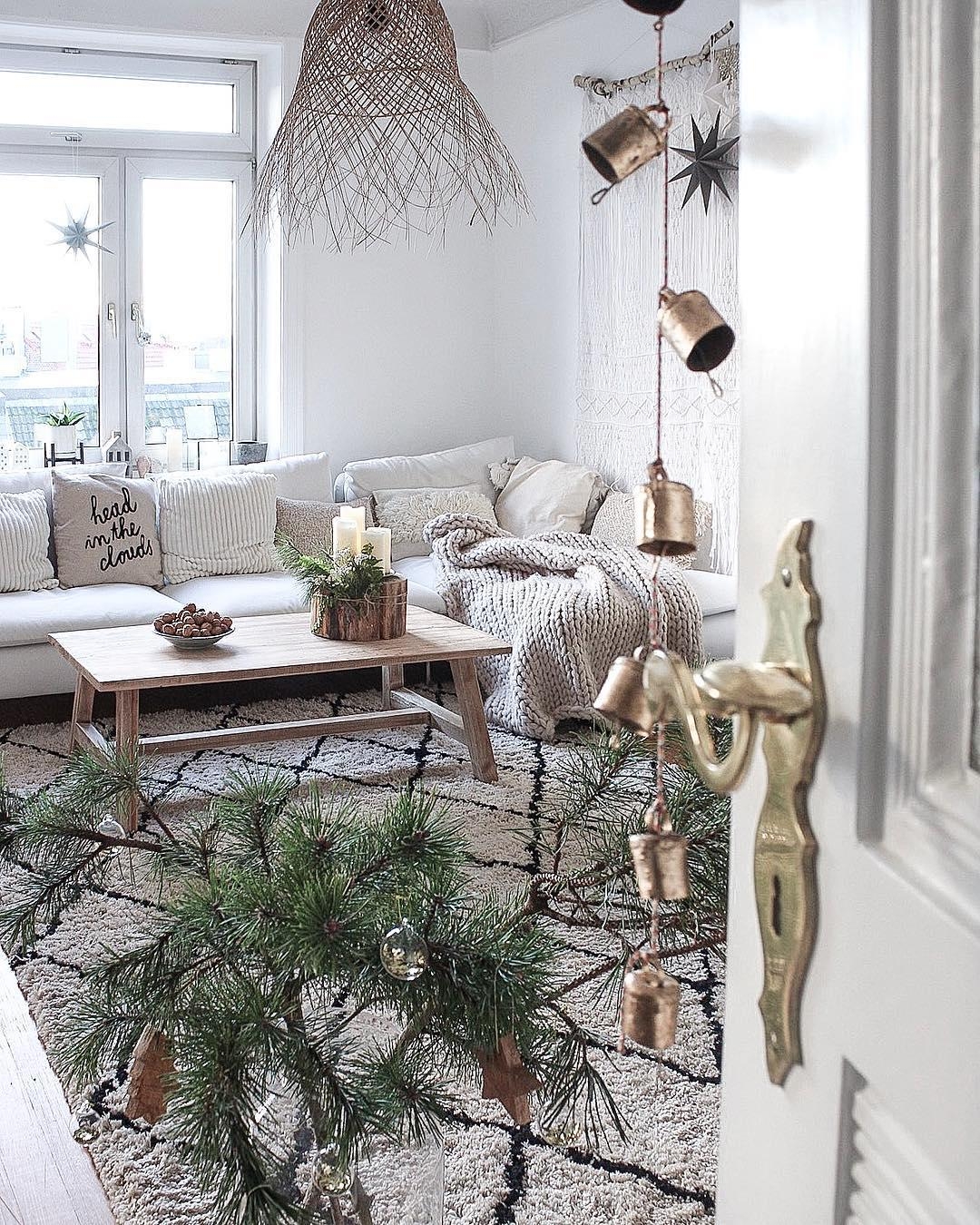 Ein Einblick in unser #Wohnzimmer
#cozy #weihnachtsdeko #gemütlich #altbau #scandi #boho