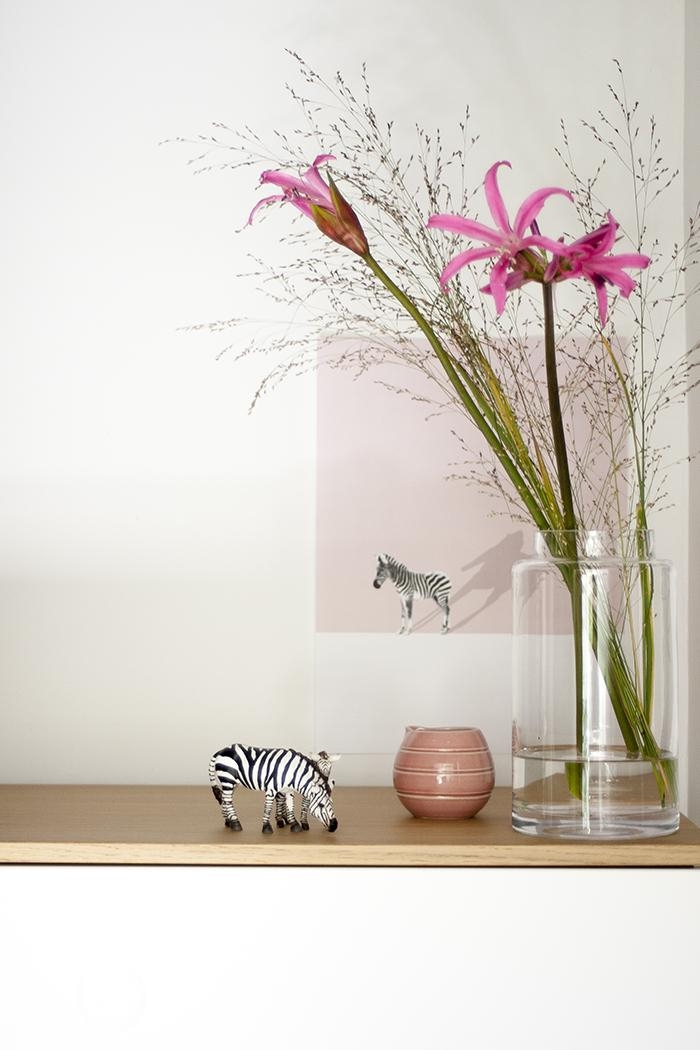 Ein letzter Blick auf das #zebra.
Jetzt kommt die #herbstdeko.
#rosa #blumen #gräser #3punktf #freshflowers 