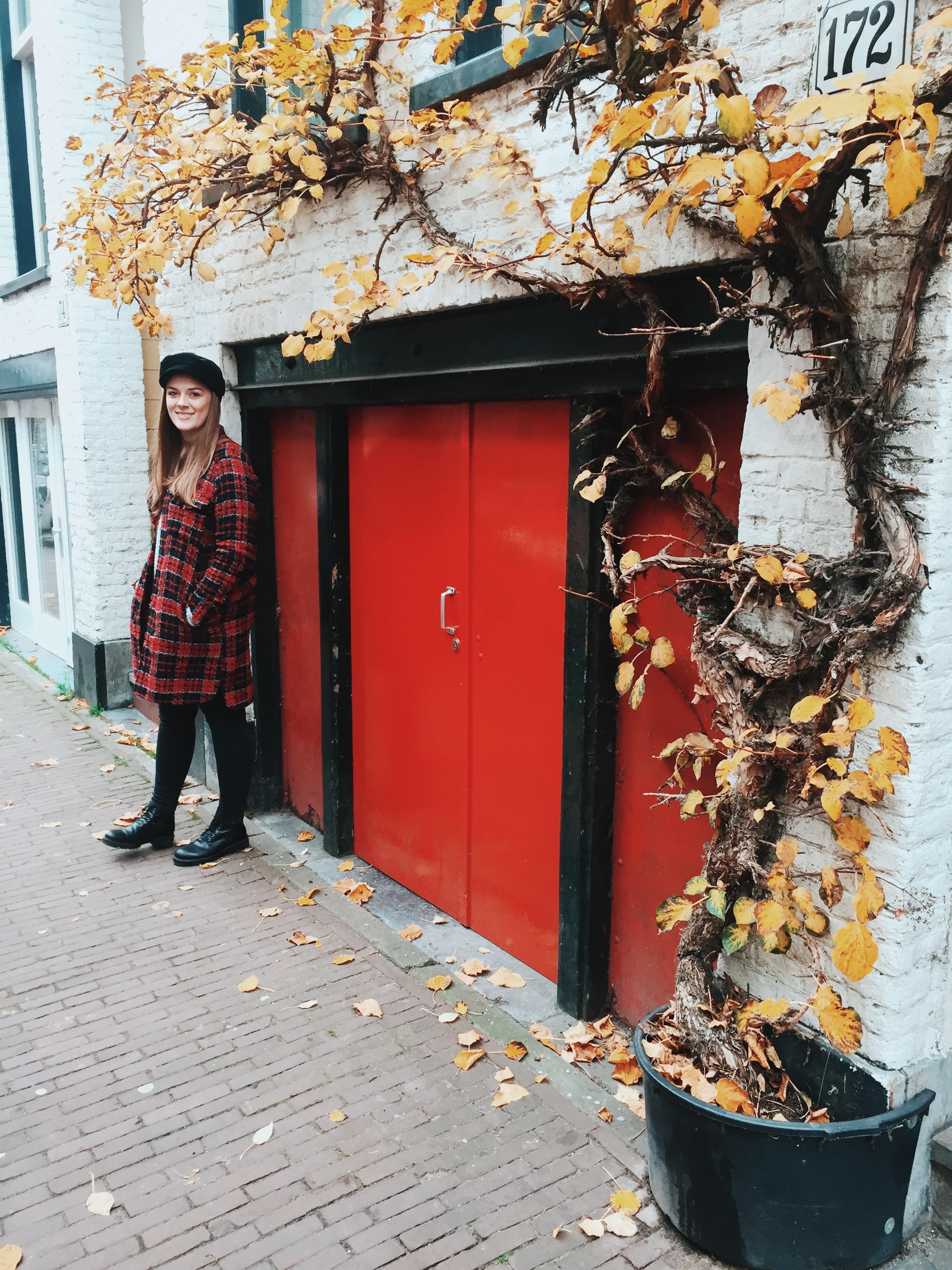 Ein Trip nach Amsterdam ist immer eine gute Idee!🤗 #amsterdam #glücklich #roteFarben #passendzumhintergrund 