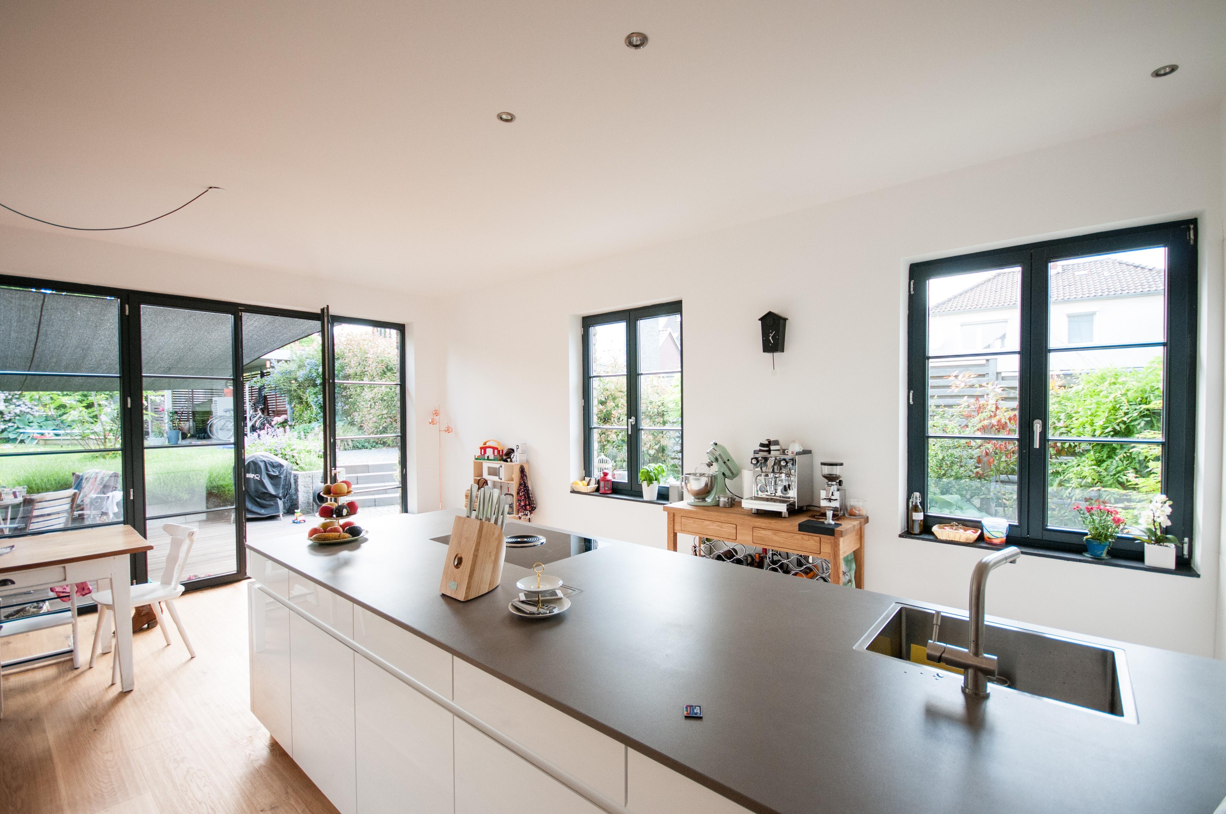 Ein Überblick über unsere Küche #esgehtauchohnedunstabzugshaube #loftliving #minimalism #kitchen