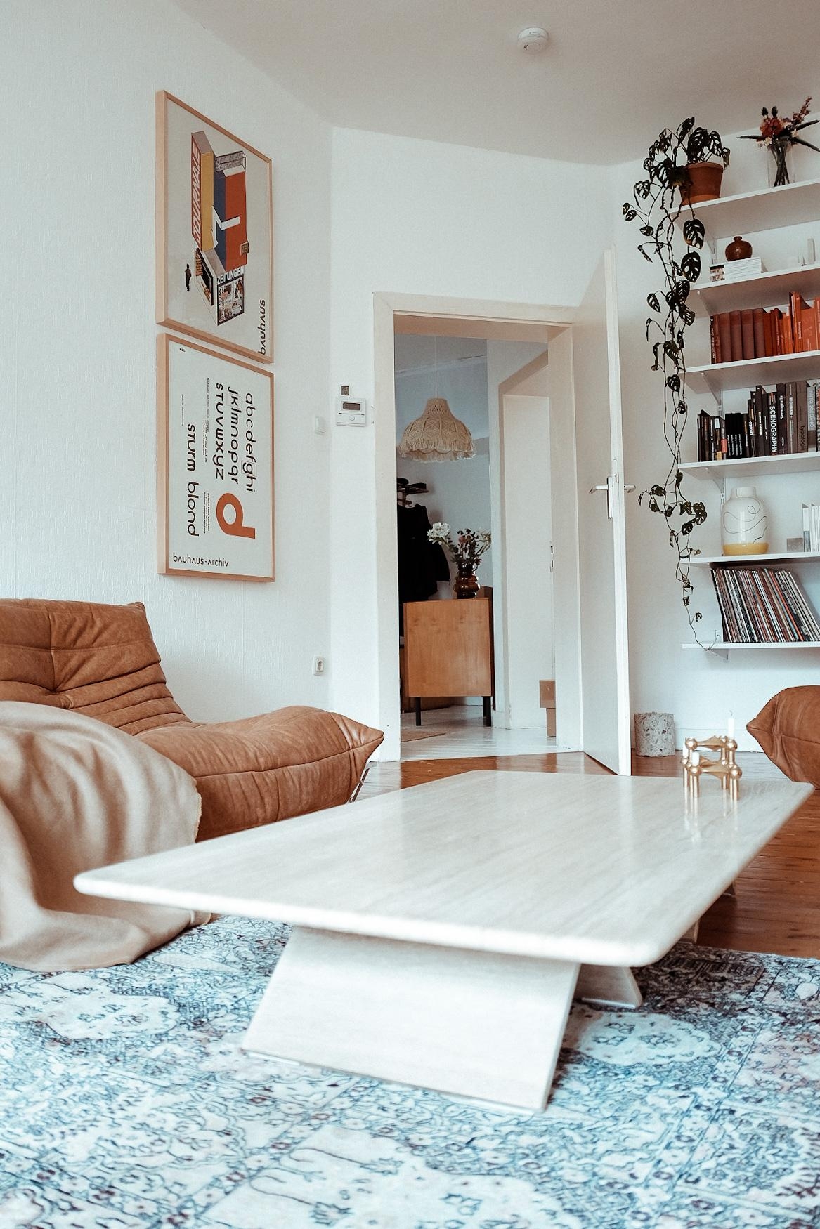 Einblick 💫 #livingroom #wohnzimmer #togosofa #travertine