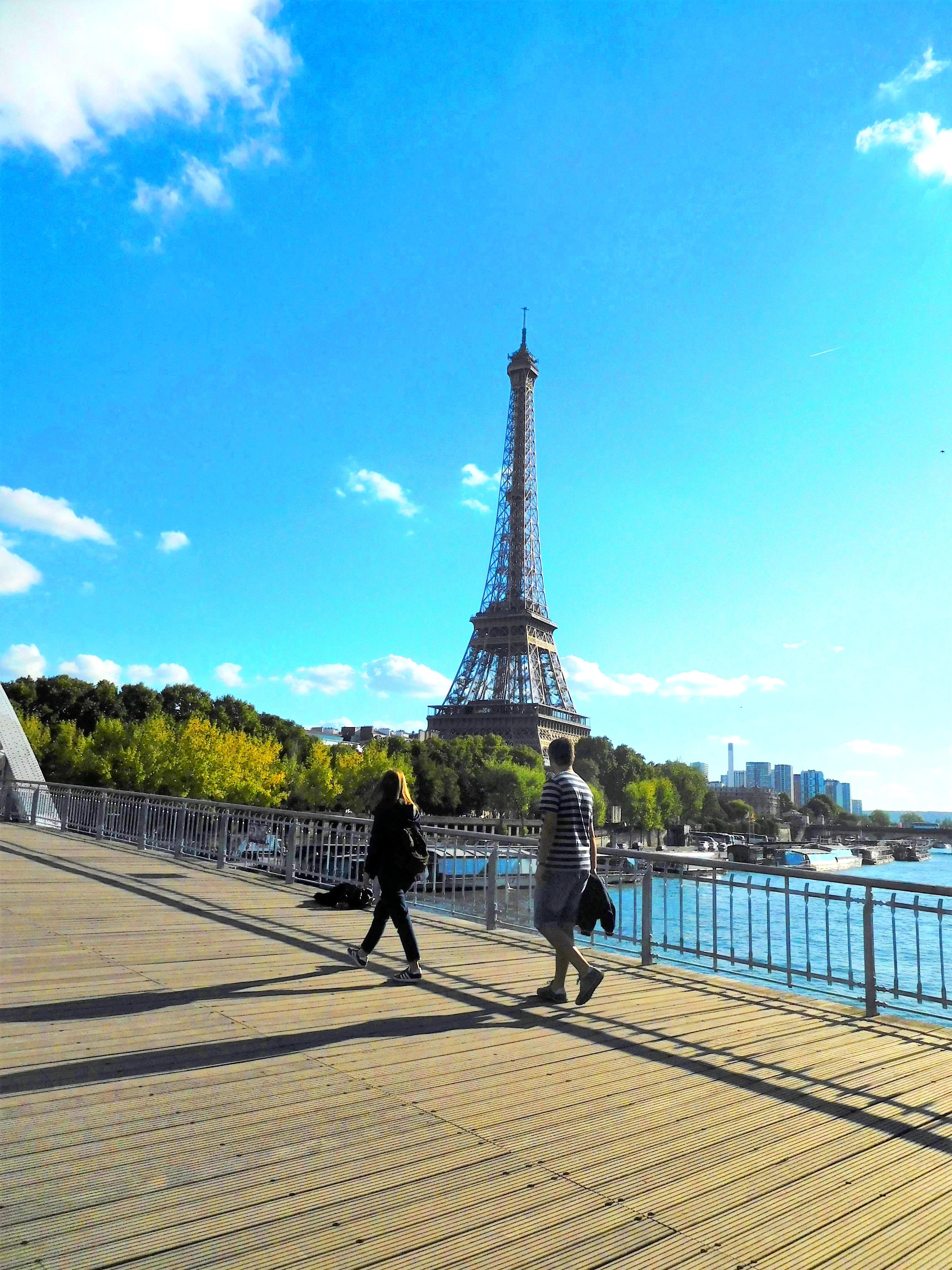 Eine 2-wöchige Rundreise durch Frankreich war #meinschönsterurlaub #travelchallenge 
Paris zu Fuß erkunden!