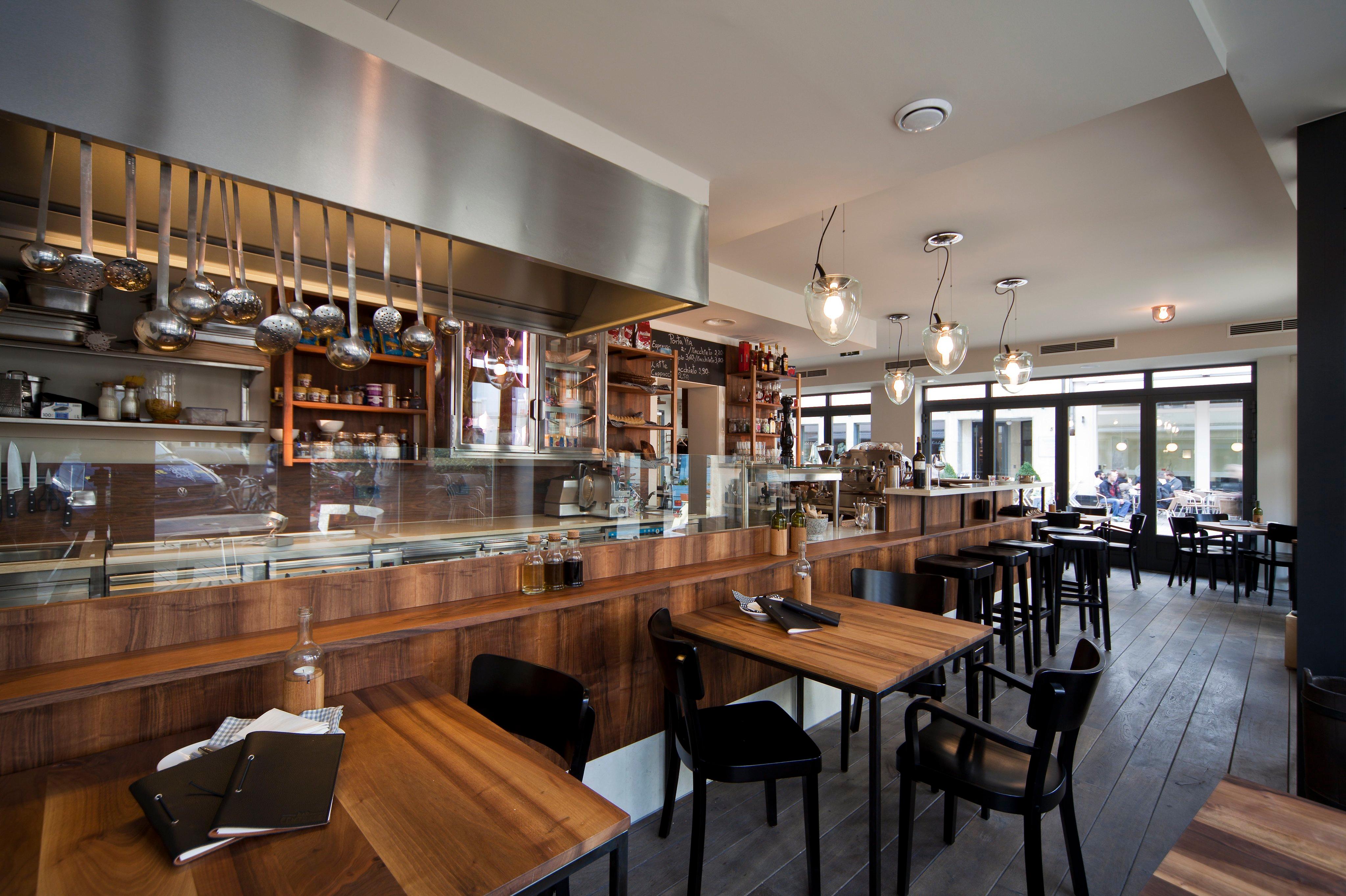 Eine Bar mit Werten #stuhl #bar #tisch #holzbar ©Eckhard Rahaus, Design by colourform