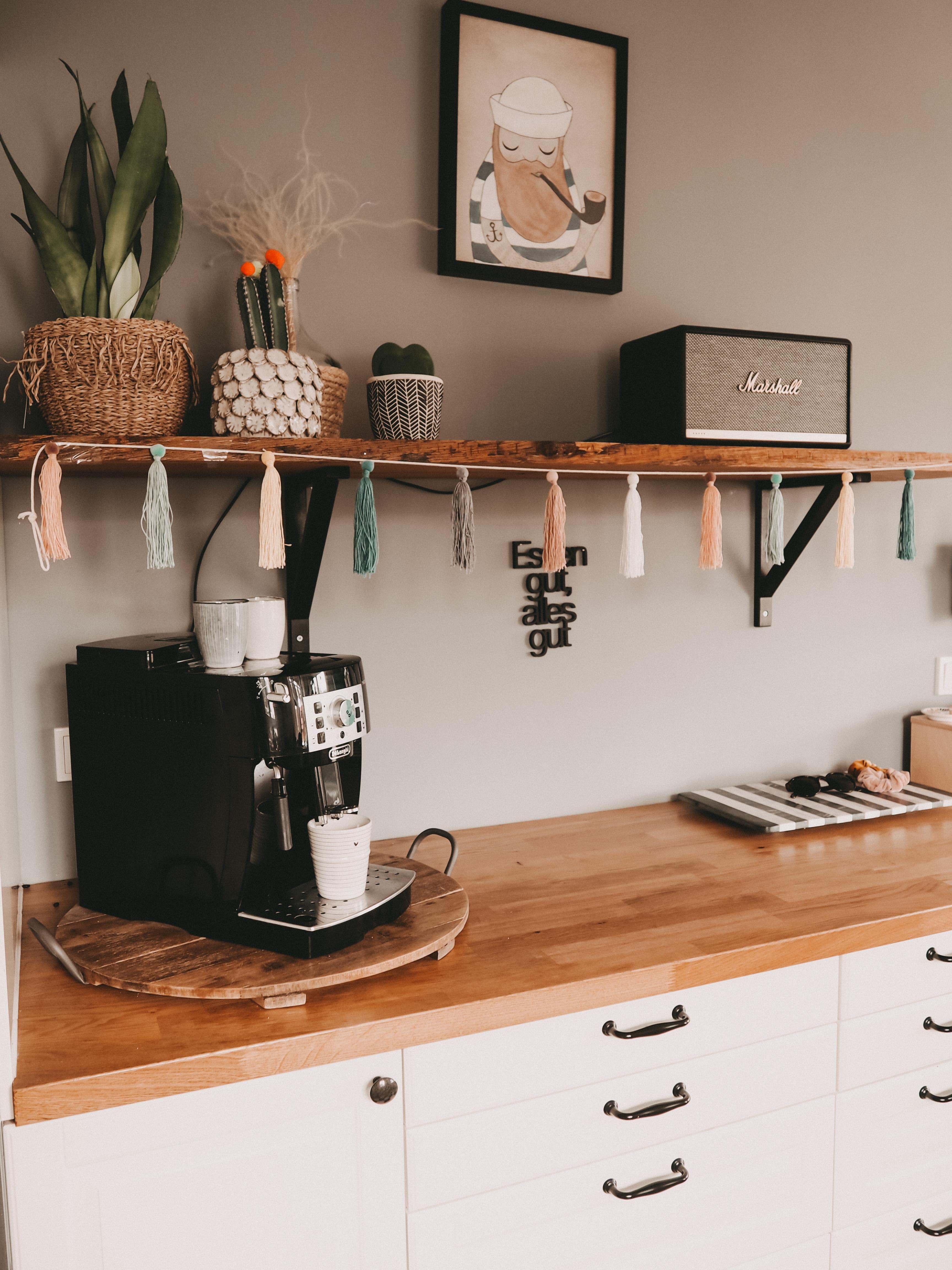 Einen kleinen Einblick in meine Küche 🧡 ohne Kaffee geht hier Morgens leider gar nichts 😅✌🏻 #großekaffeeliebe
