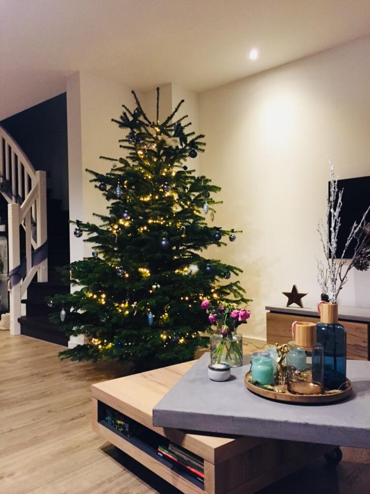 Einen schönen 3. Advent 🎄🕯🌟
#advent #tannenbaum #weihnachten #weihnachtsdeko #wohnzimmer