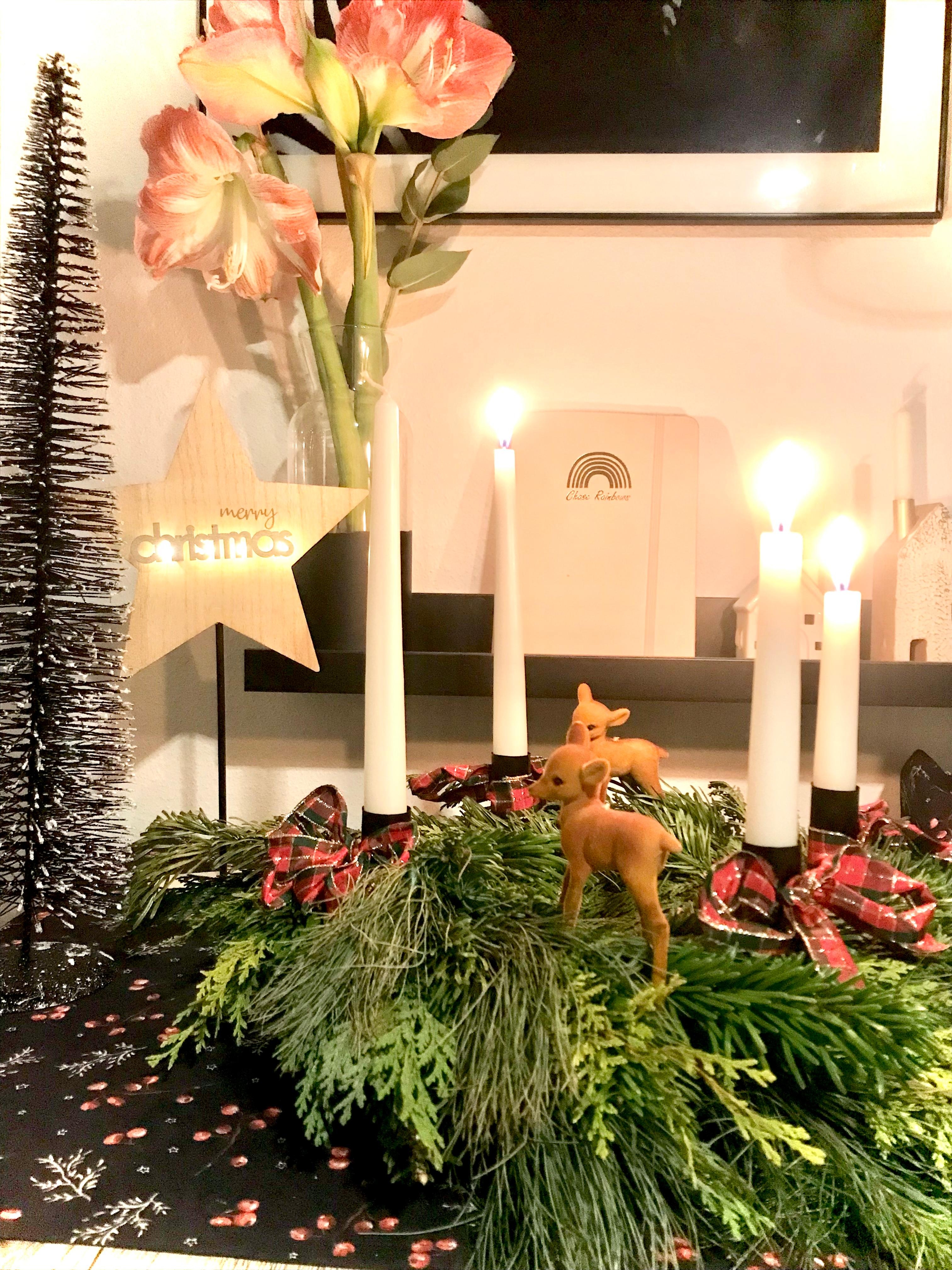 Einen schönen dritten Advent 🕯🕯🕯

#home #esstisch #kranz #kerze #xmas 
#amarylis #wandboard 