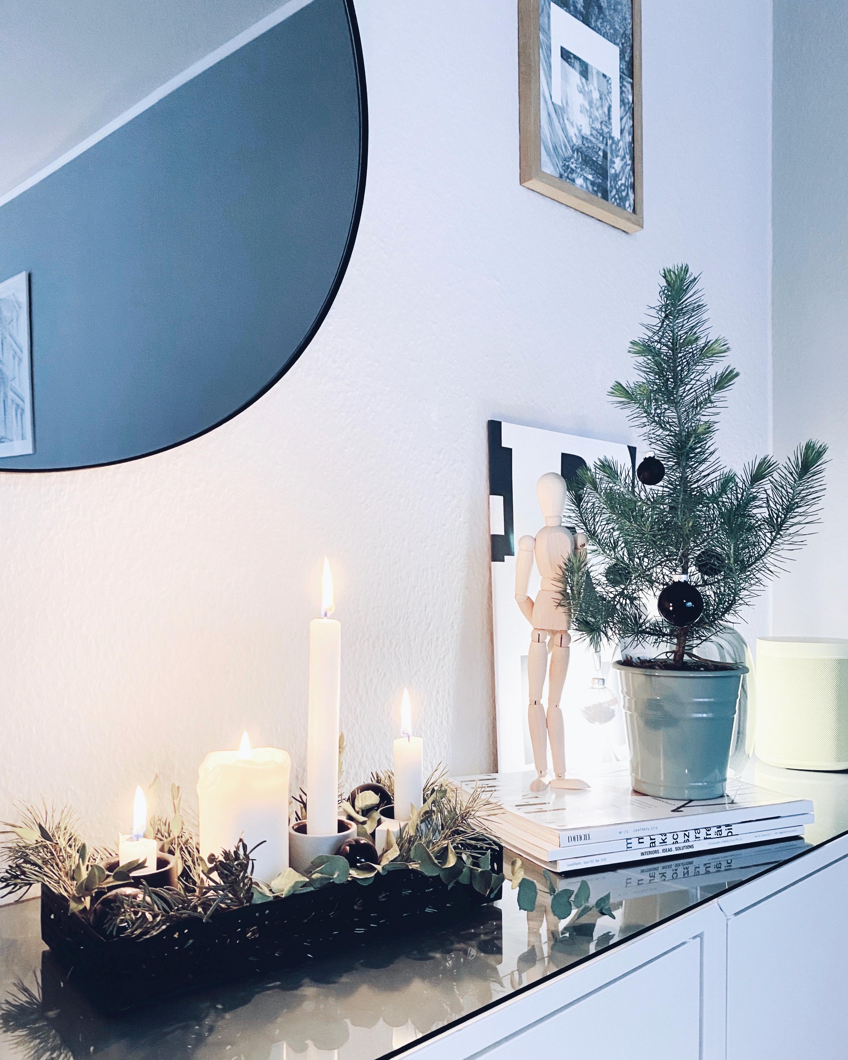 Einen wunderschönen 4.Advent! 🖤
#xmas #xmasdecorations #interior #nordichome #hygge #xmasiscoming #scandinavianliving