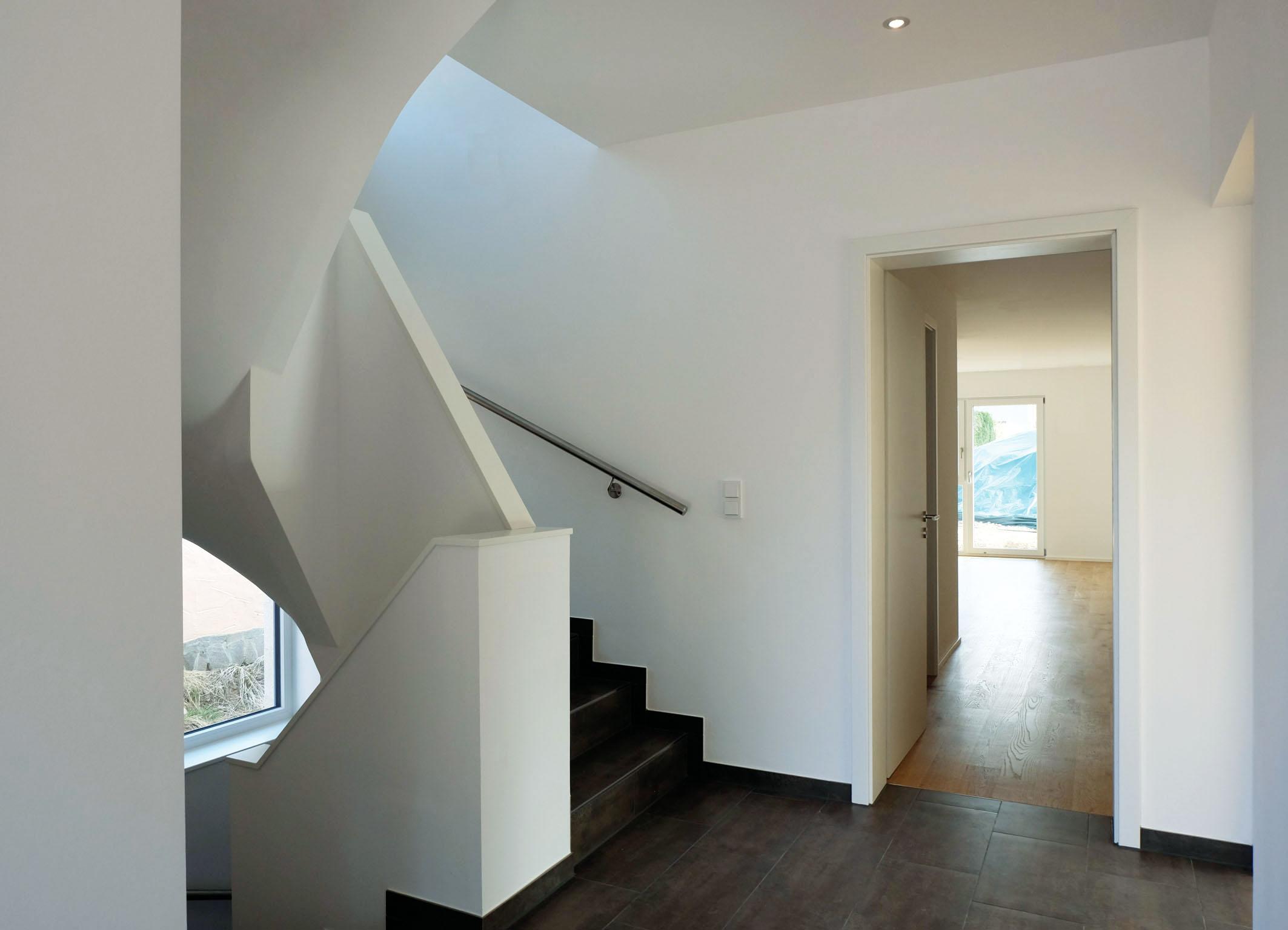 Eingangsbereich und Treppe zum 1. OG #architektenhaus ©Resonatorcoop