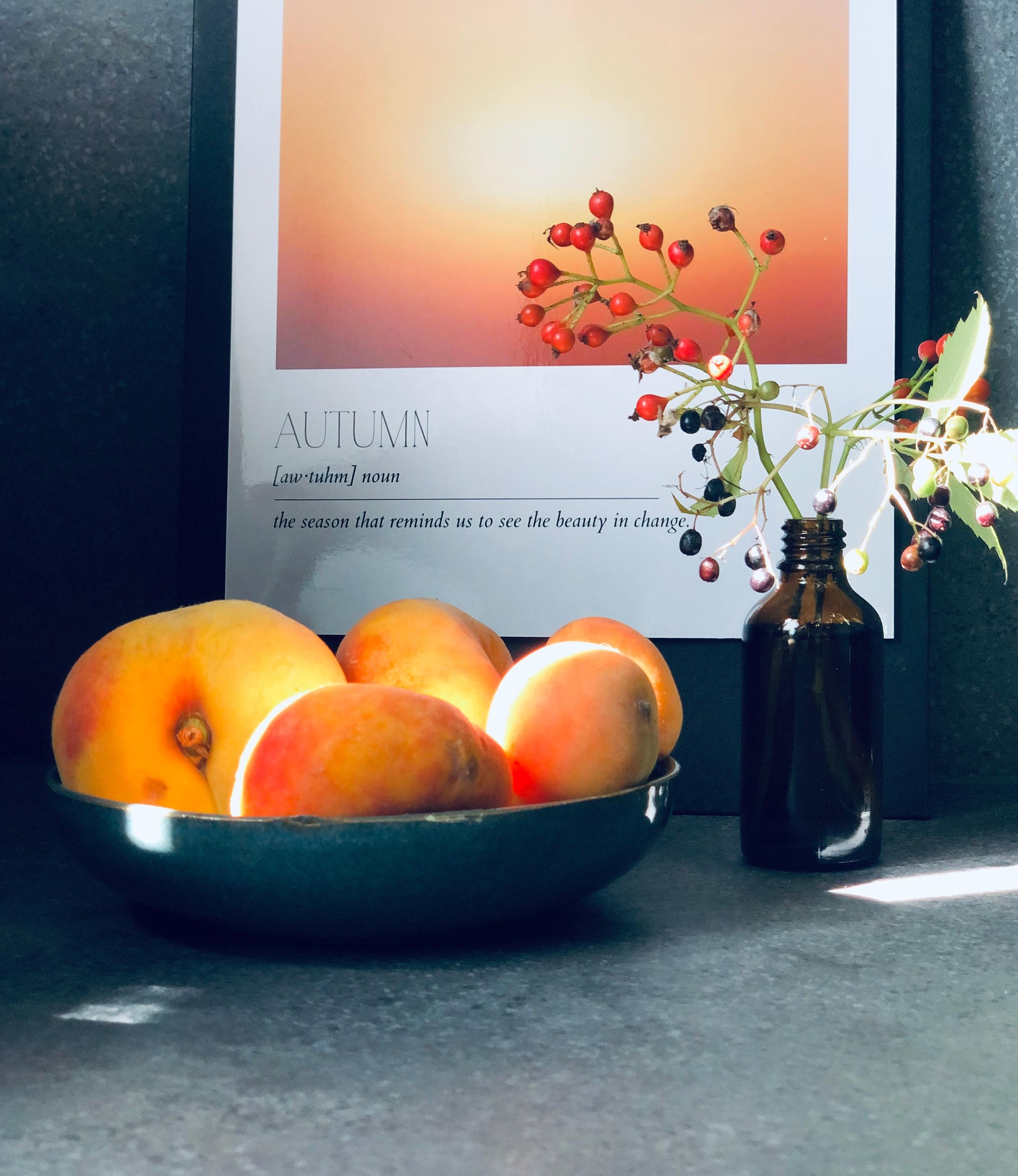 End of summer meets autumn
#light #apricot #peach #autumn