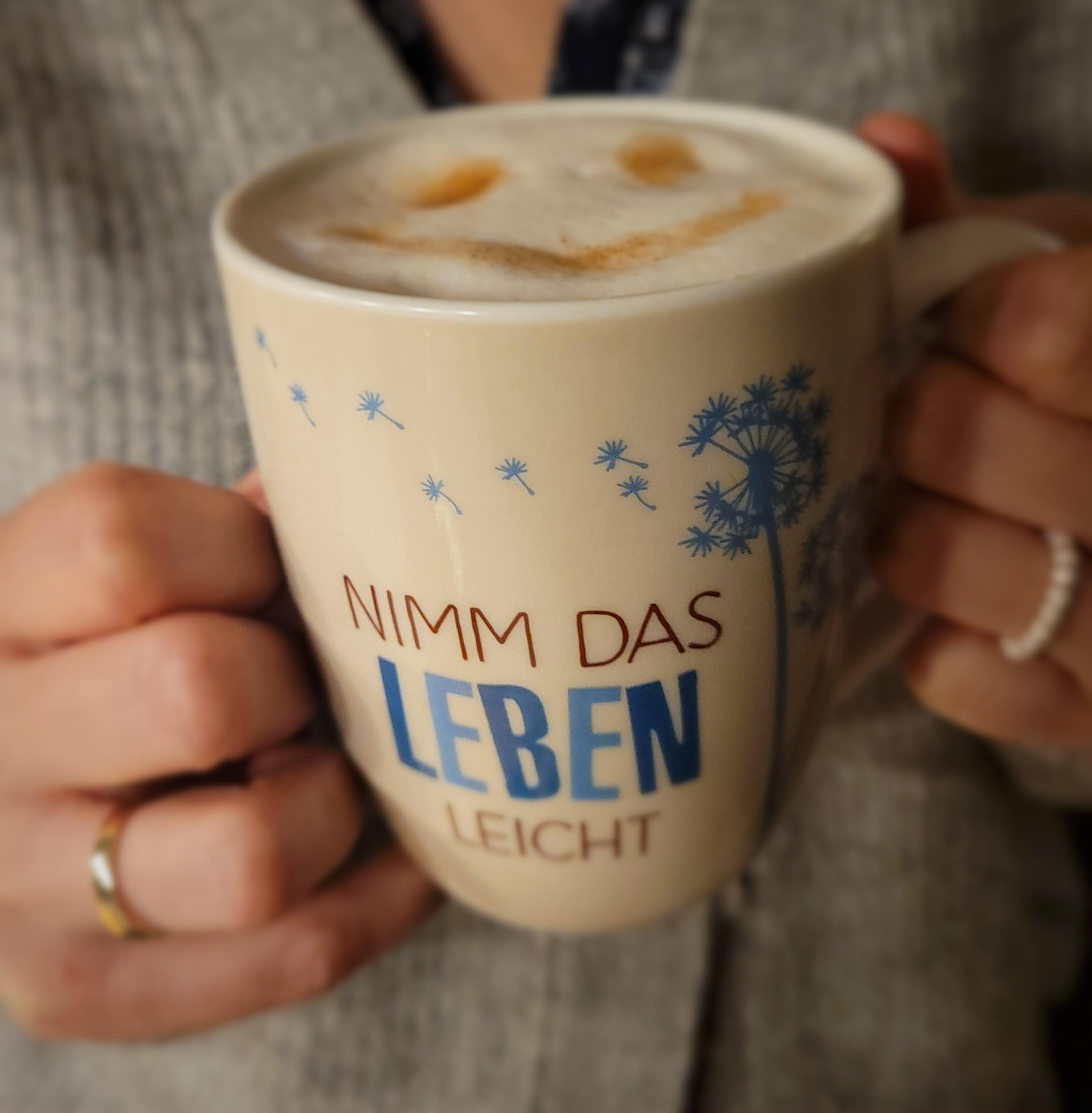 Endlich Feierabend! :-)

#coffeelover #feierabend #gemütlich #hygge