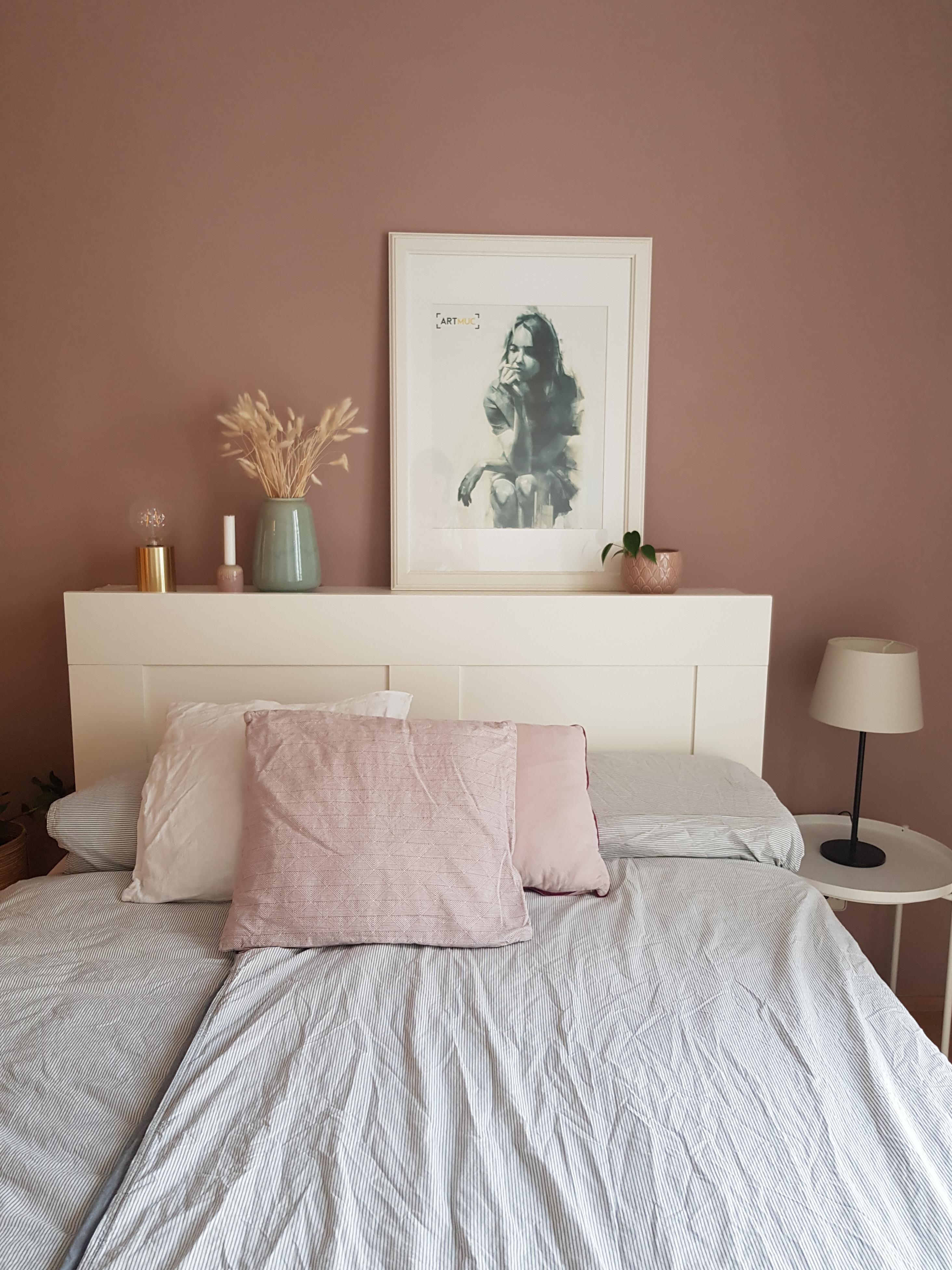 Endlich hat das Bett auch ein Kopfteil (noch mehr Platz für Deko 🤭) #betthaupt #wandfarbe #schlafzimmer #bett 