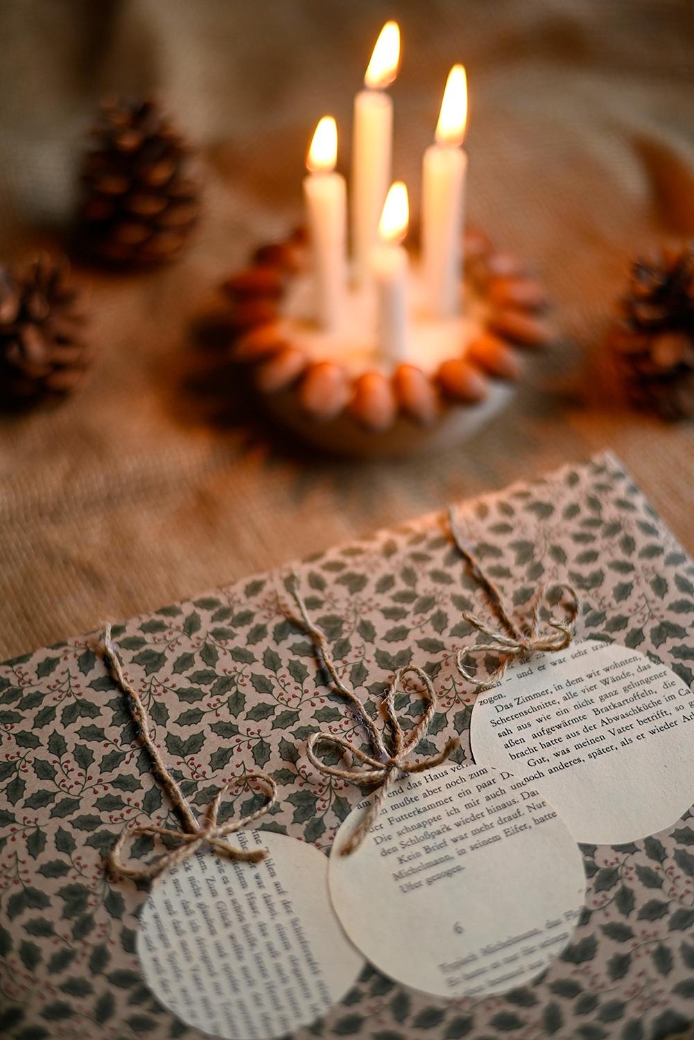 Endspurt... 

#giftwrappingideas #giftwrapping #doityourselfideas #upcycling #christmasiscoming 