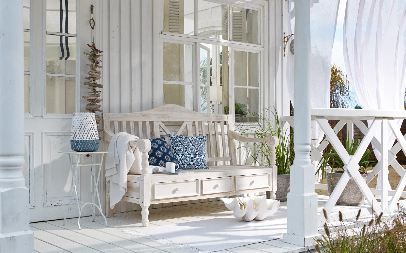 Entspannen auf der Veranda #veranda #gartengestaltung ©LOBERON