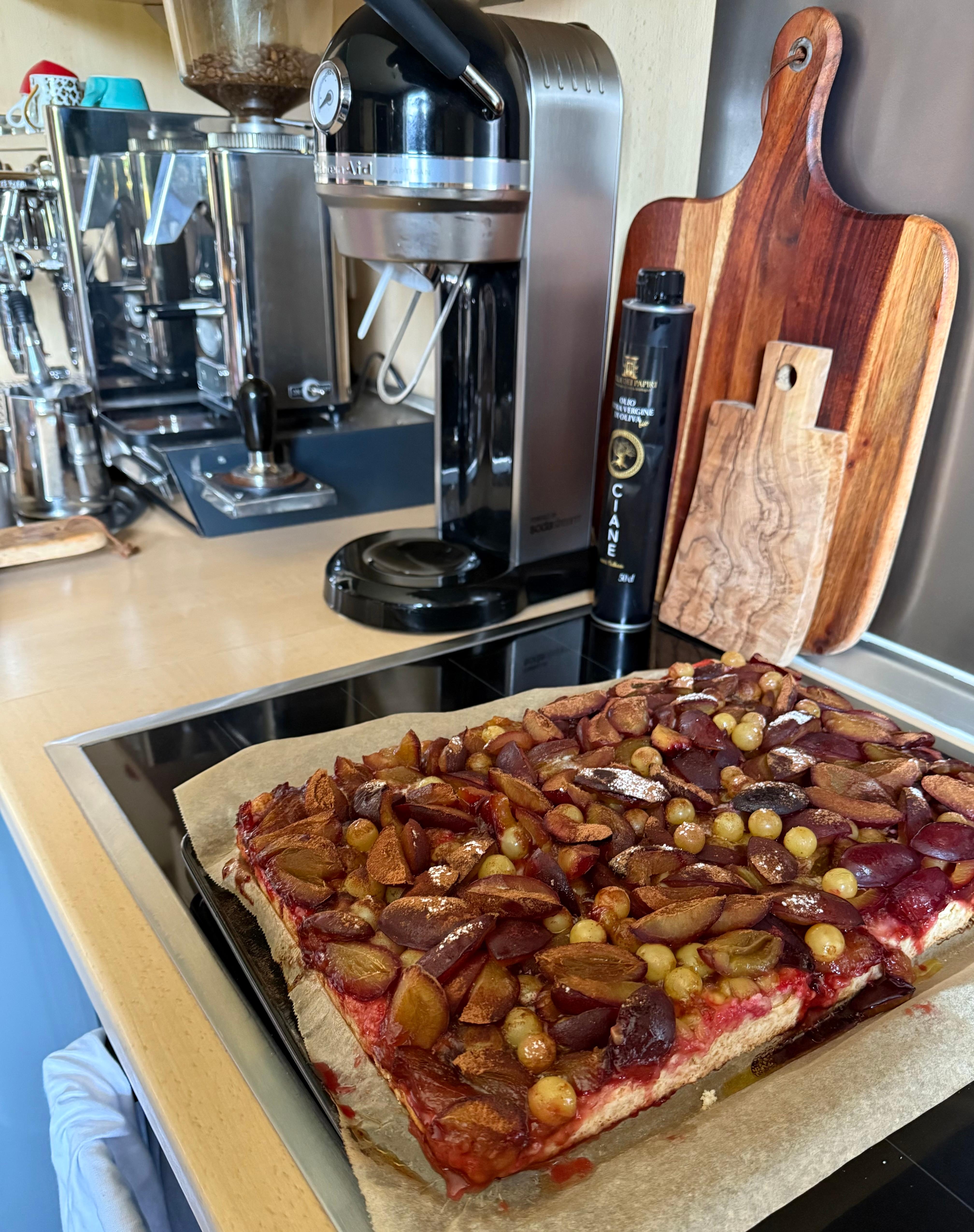Erster Pflaumenkuchen 2025 😋.
#Kuchen #Pflaumen #Backen