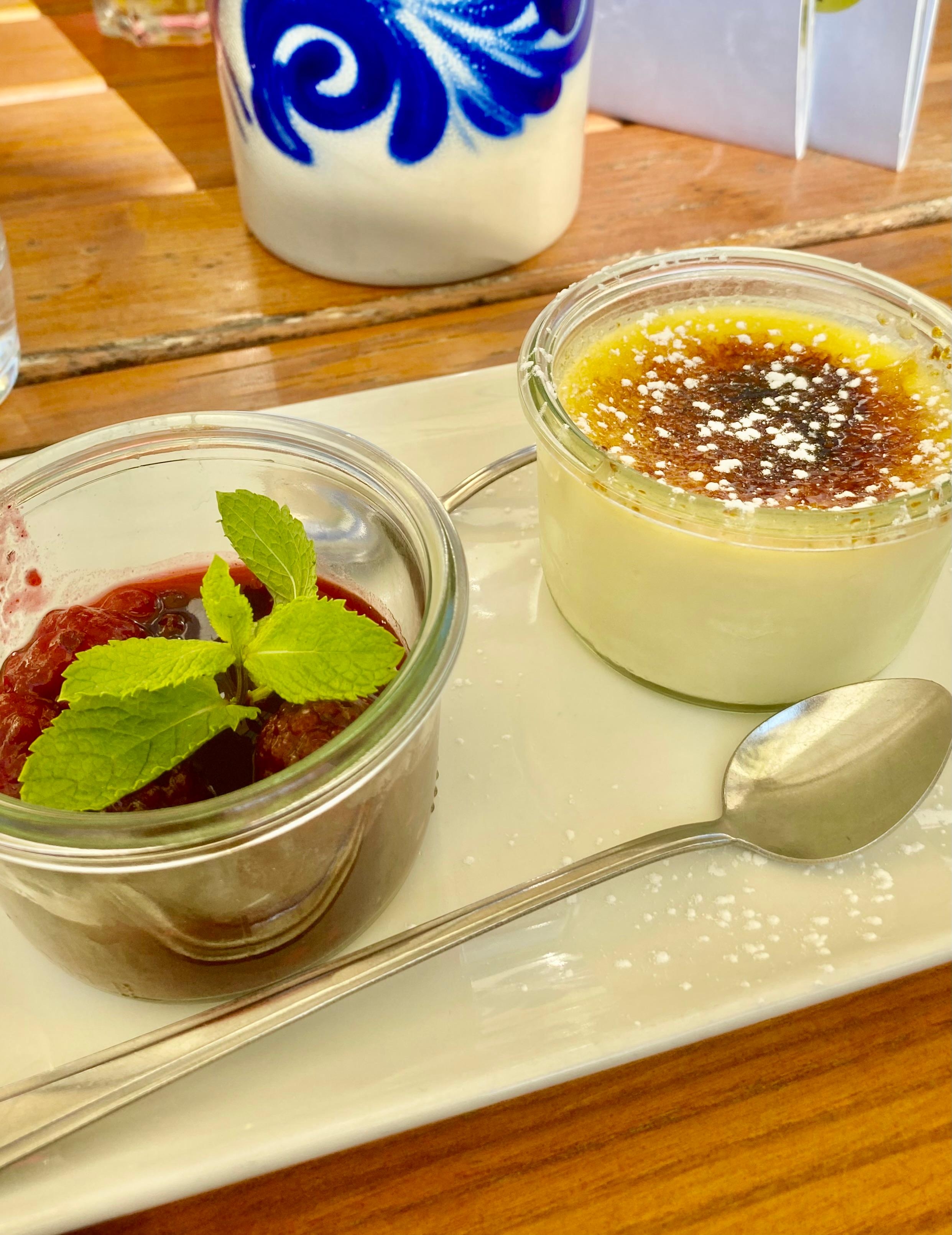 Es darf auch mal etwas süßer sein🍮🥮🍯
Gebrannte Vanille-Creme mit Roter Grütze (Himbeeren, Brombeeren, Blaubeeren)
#früchte #nachtisch #pudding