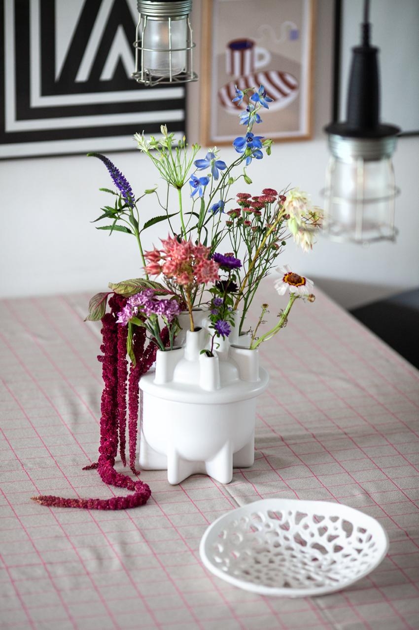 Eskalation im Blumenladen!

#Vase #Blumenvase #Blumen #Esstisch #Tischdecke #Bildergalerie