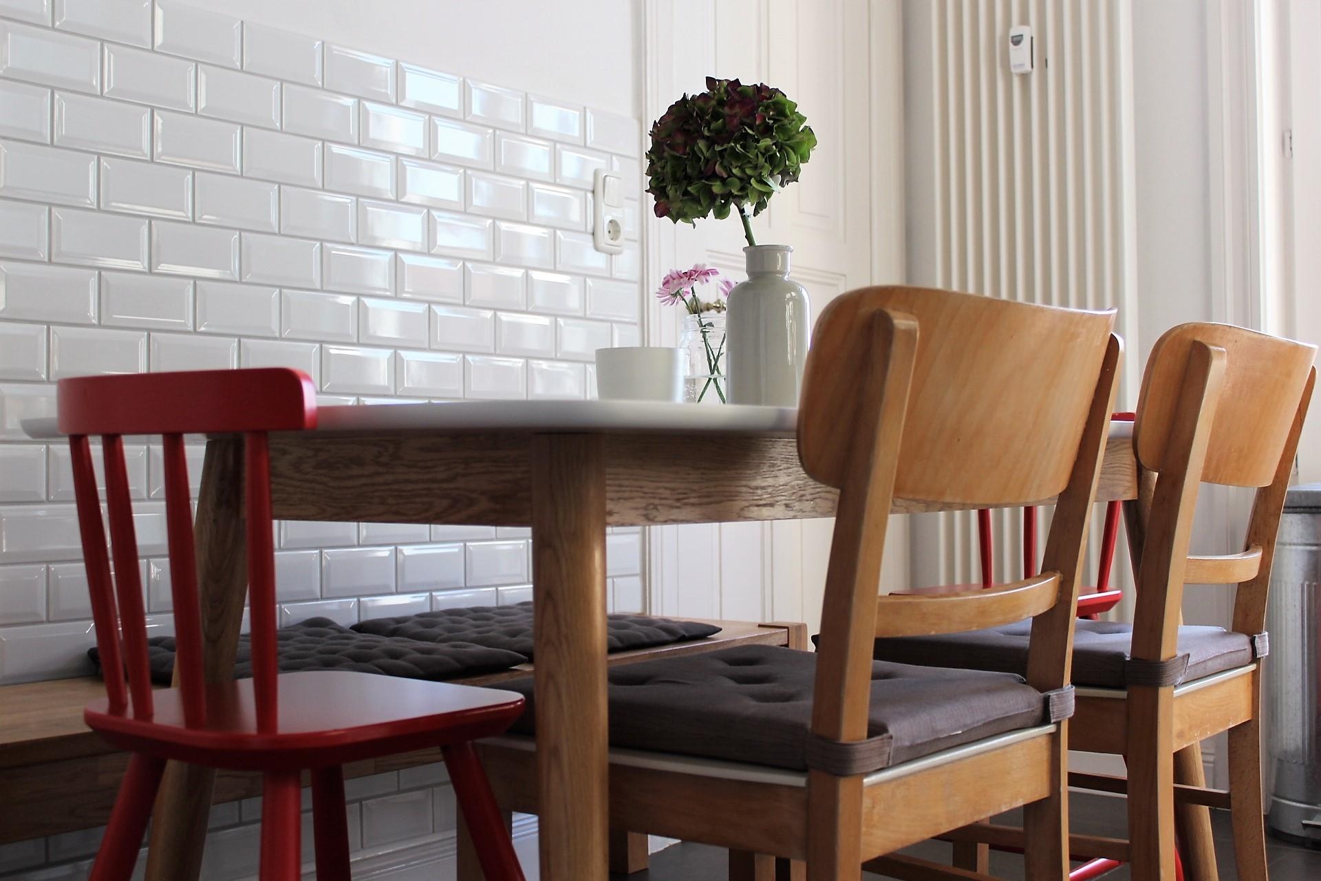 #Esstisch #Essbereich #Tisch #Küche #Stuhl #Esszimmer #Altbau #Metrofliesen